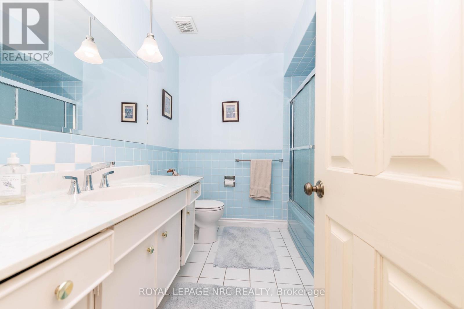 












1273 WINDING TRAIL

,
Mississauga (Applewood),




Ontario
L4Y2T9

