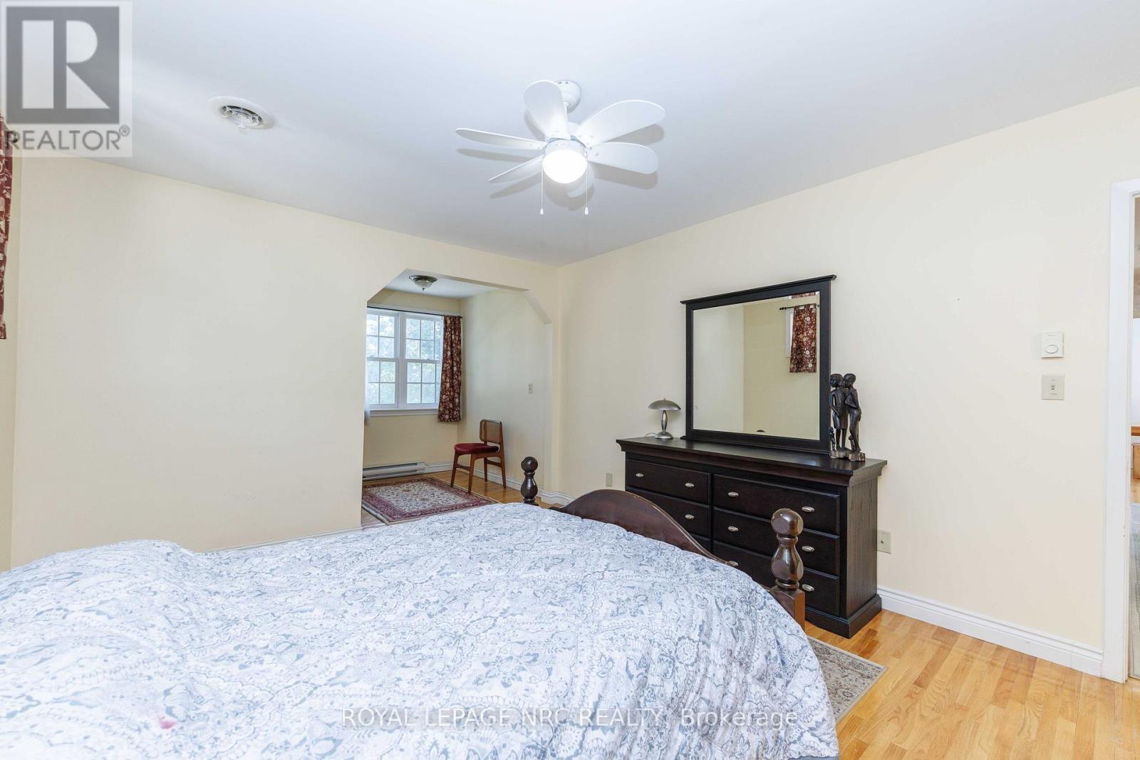 












1273 WINDING TRAIL

,
Mississauga (Applewood),




Ontario
L4Y2T9

