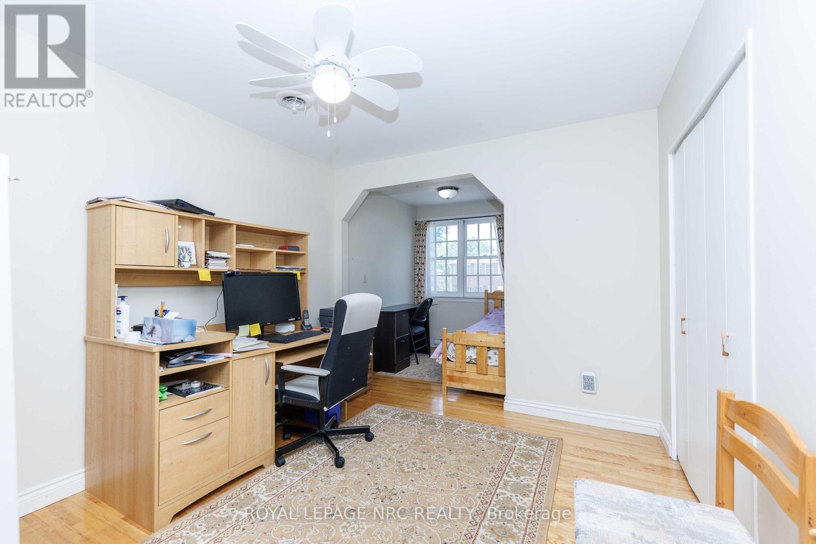 












1273 WINDING TRAIL

,
Mississauga (Applewood),




Ontario
L4Y2T9

