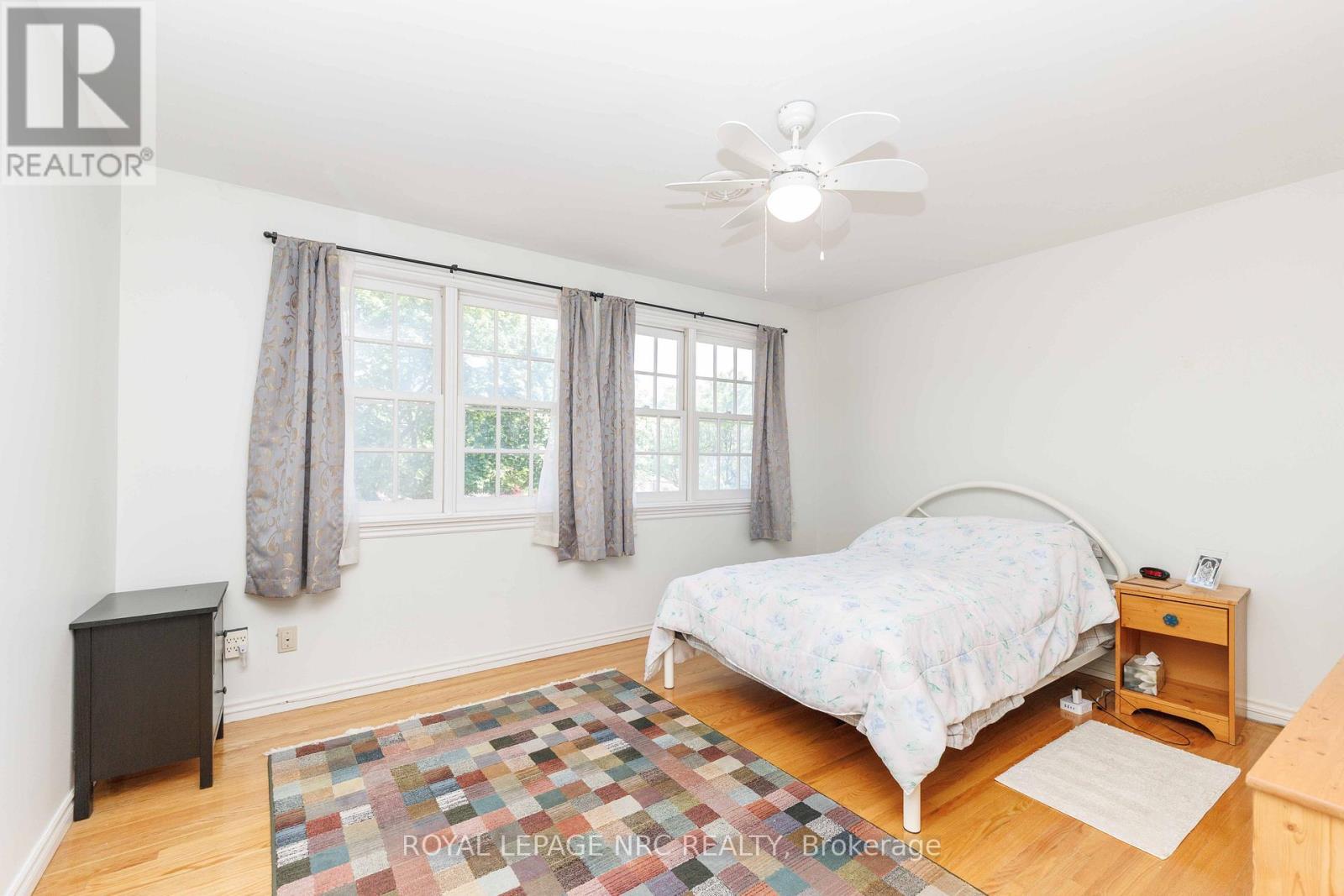 












1273 WINDING TRAIL

,
Mississauga (Applewood),




Ontario
L4Y2T9

