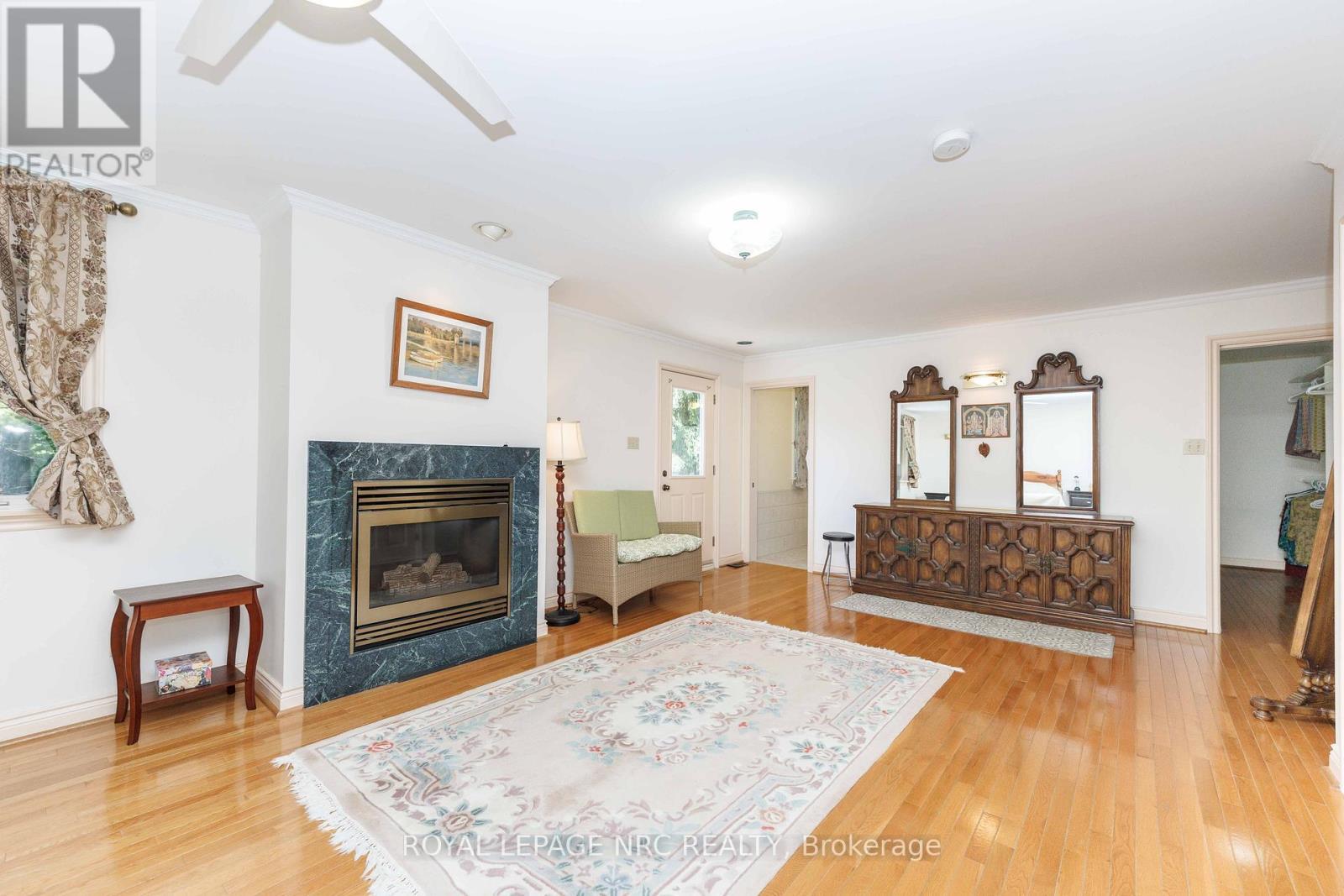 












1273 WINDING TRAIL

,
Mississauga (Applewood),




Ontario
L4Y2T9

