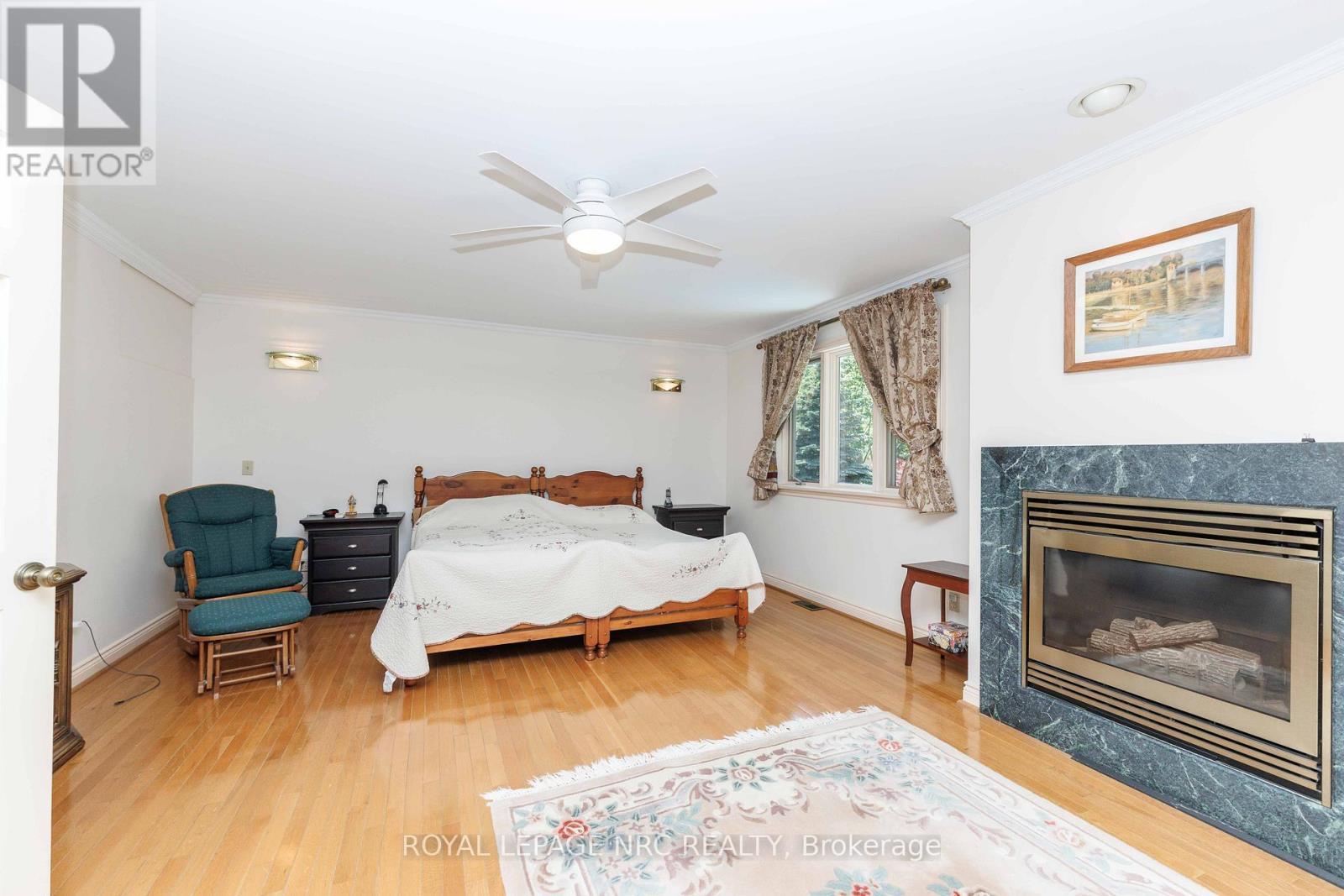












1273 WINDING TRAIL

,
Mississauga (Applewood),




Ontario
L4Y2T9

