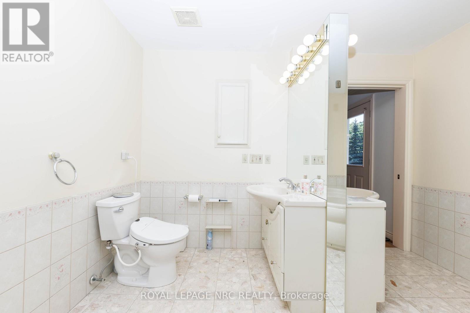 












1273 WINDING TRAIL

,
Mississauga (Applewood),




Ontario
L4Y2T9

