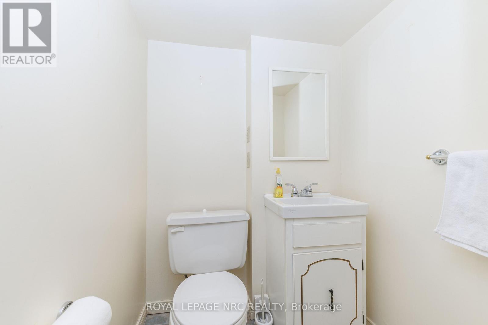 












1273 WINDING TRAIL

,
Mississauga (Applewood),




Ontario
L4Y2T9

