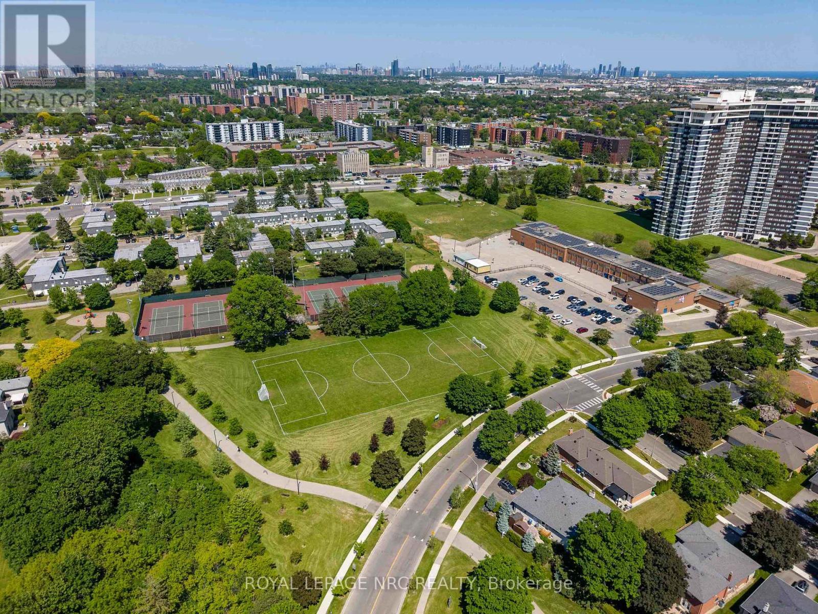 












1273 WINDING TRAIL

,
Mississauga (Applewood),




Ontario
L4Y2T9

