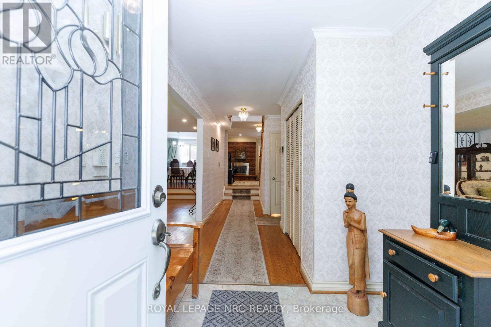 












1273 WINDING TRAIL

,
Mississauga (Applewood),




Ontario
L4Y2T9

