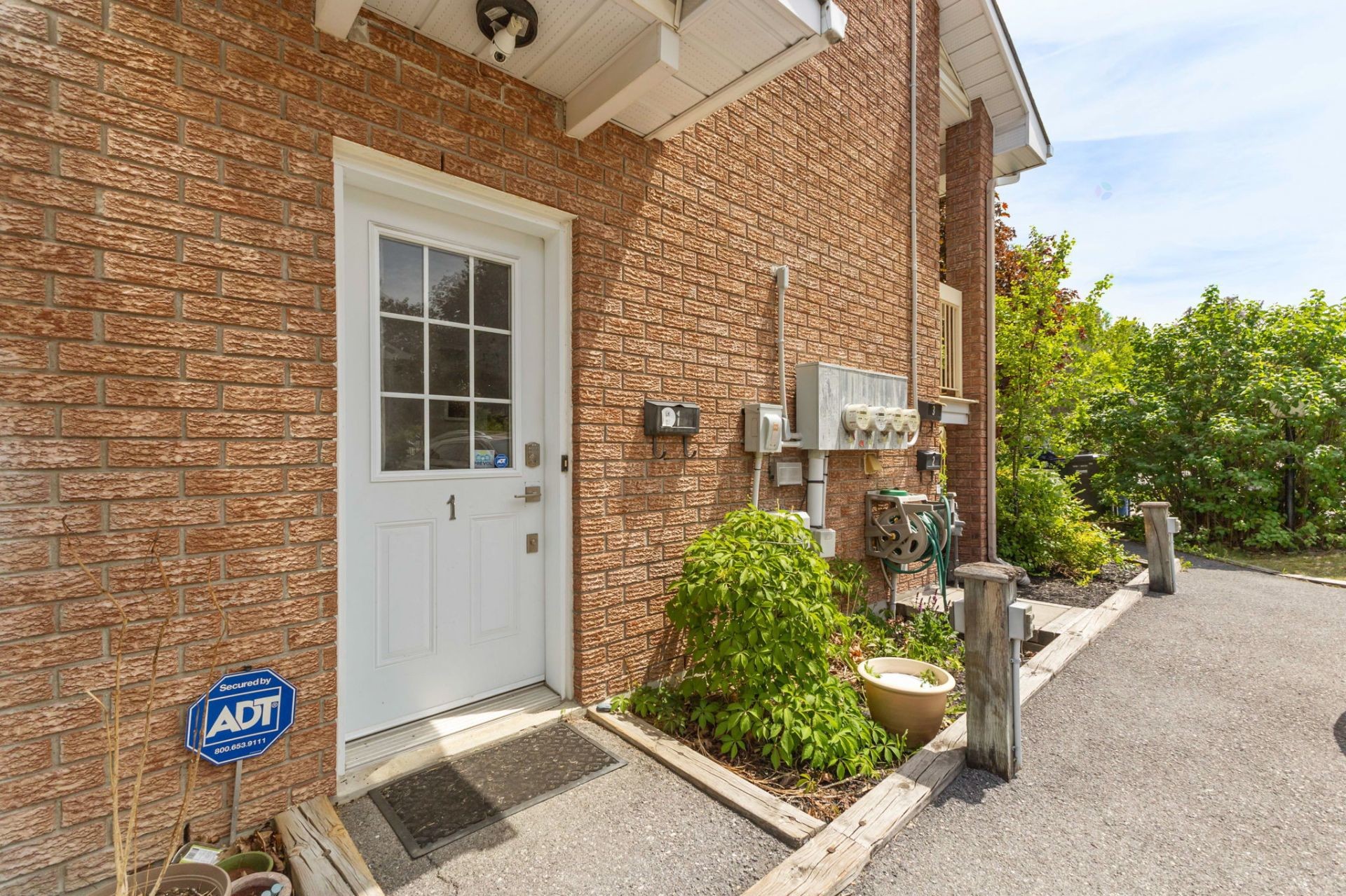 









80


Boul. Louise-Campagna

, 1,
Gatineau (Hull),




QC
J9A2X8

