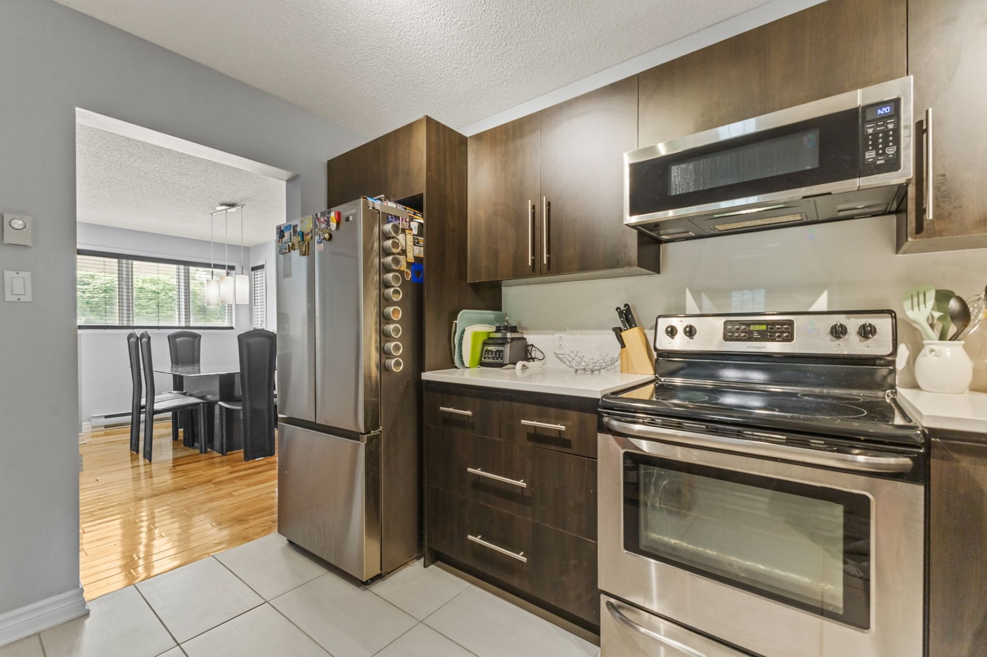 









80


Boul. Louise-Campagna

, 1,
Gatineau (Hull),




QC
J9A2X8

