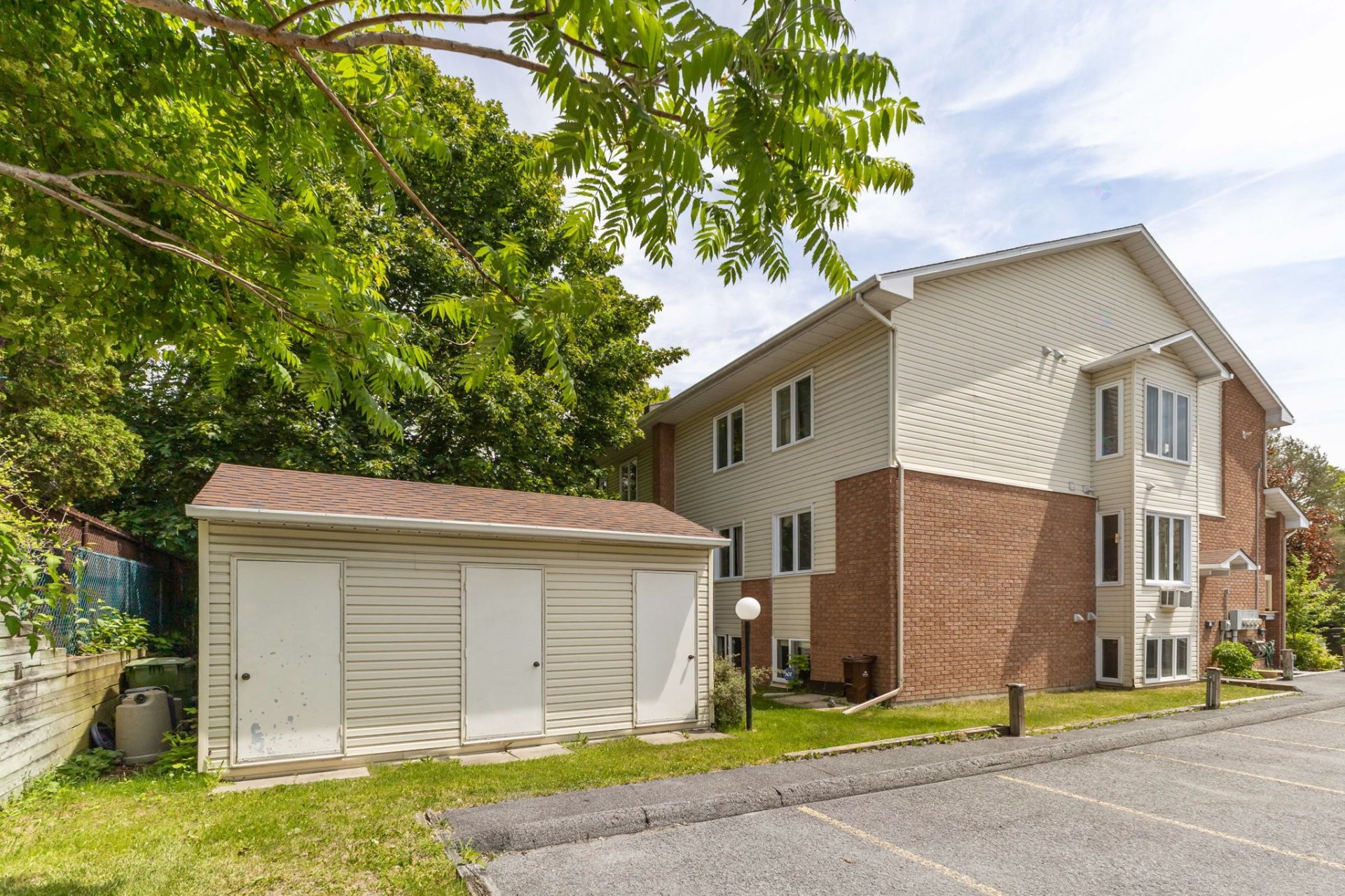 









80


Boul. Louise-Campagna

, 1,
Gatineau (Hull),




QC
J9A2X8

