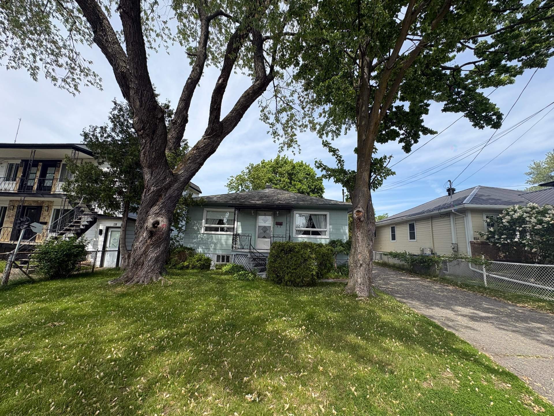 









87Z


Rue St-Jacques

,
Charlemagne,







QC
J5Z1Z5

