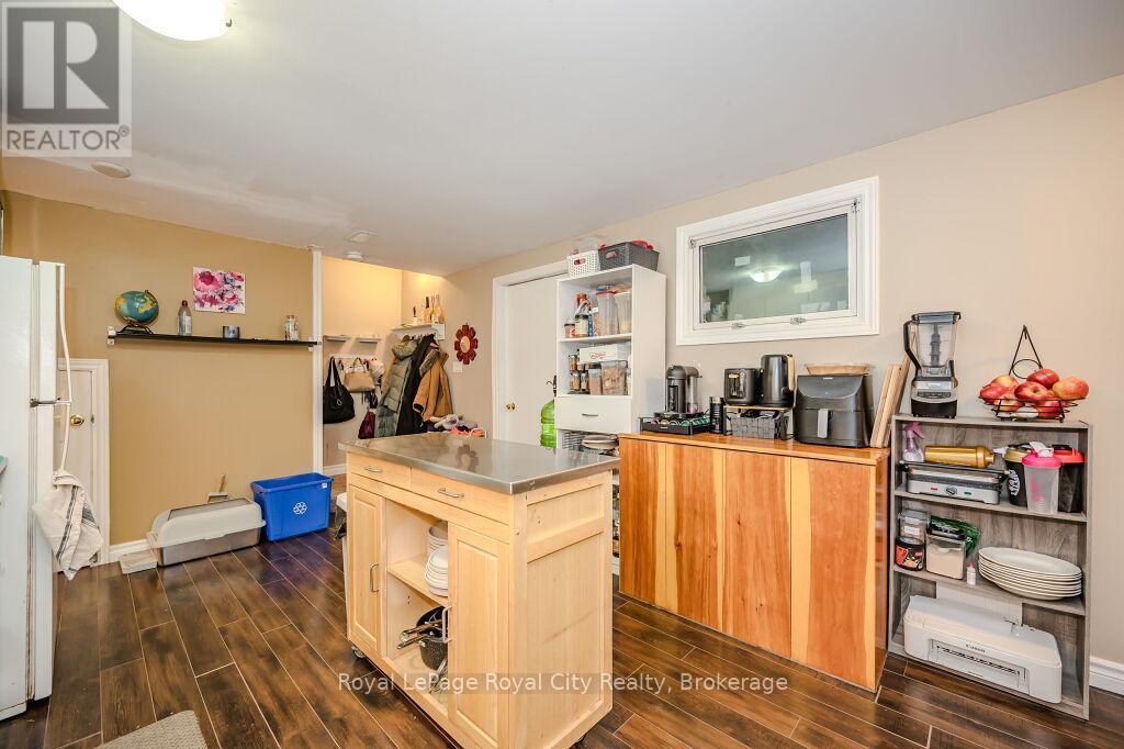 












BASEMENT - 337 IRONWOOD ROAD

,
Guelph (Kortright West),




Ontario
N1G3P2

