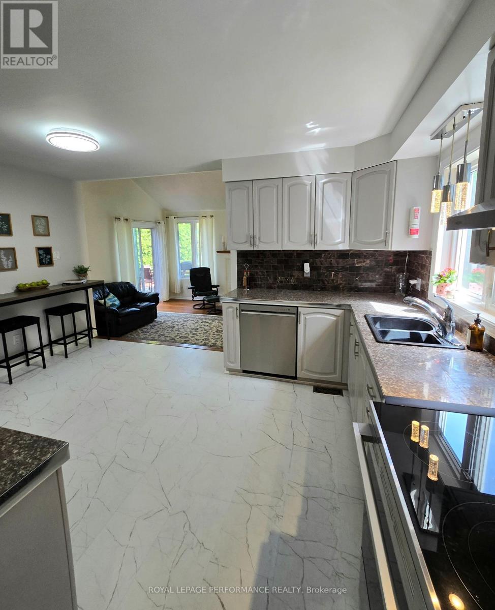 












61 HAWLEY CRESCENT

,
Ottawa,




Ontario
K2M1T4

