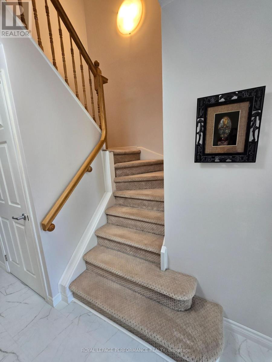 












61 HAWLEY CRESCENT

,
Ottawa,




Ontario
K2M1T4

