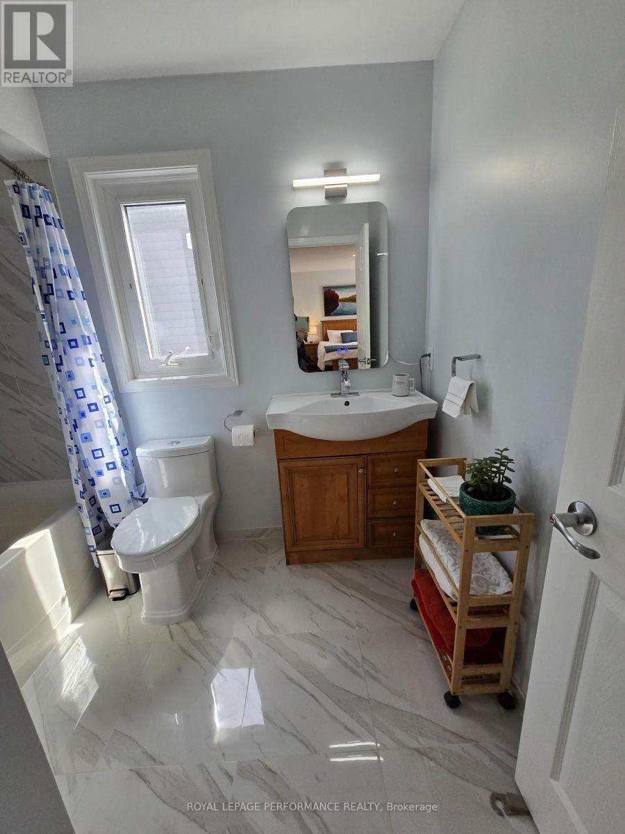 












61 HAWLEY CRESCENT

,
Ottawa,




Ontario
K2M1T4

