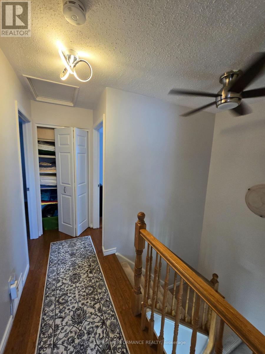 












61 HAWLEY CRESCENT

,
Ottawa,




Ontario
K2M1T4

