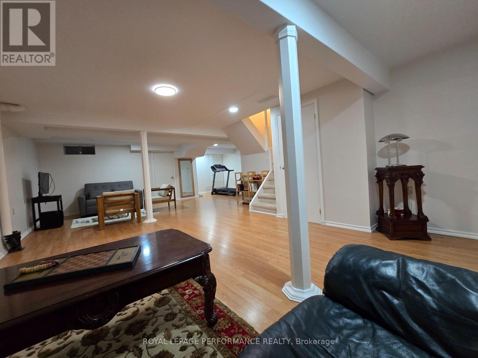 












61 HAWLEY CRESCENT

,
Ottawa,




Ontario
K2M1T4

