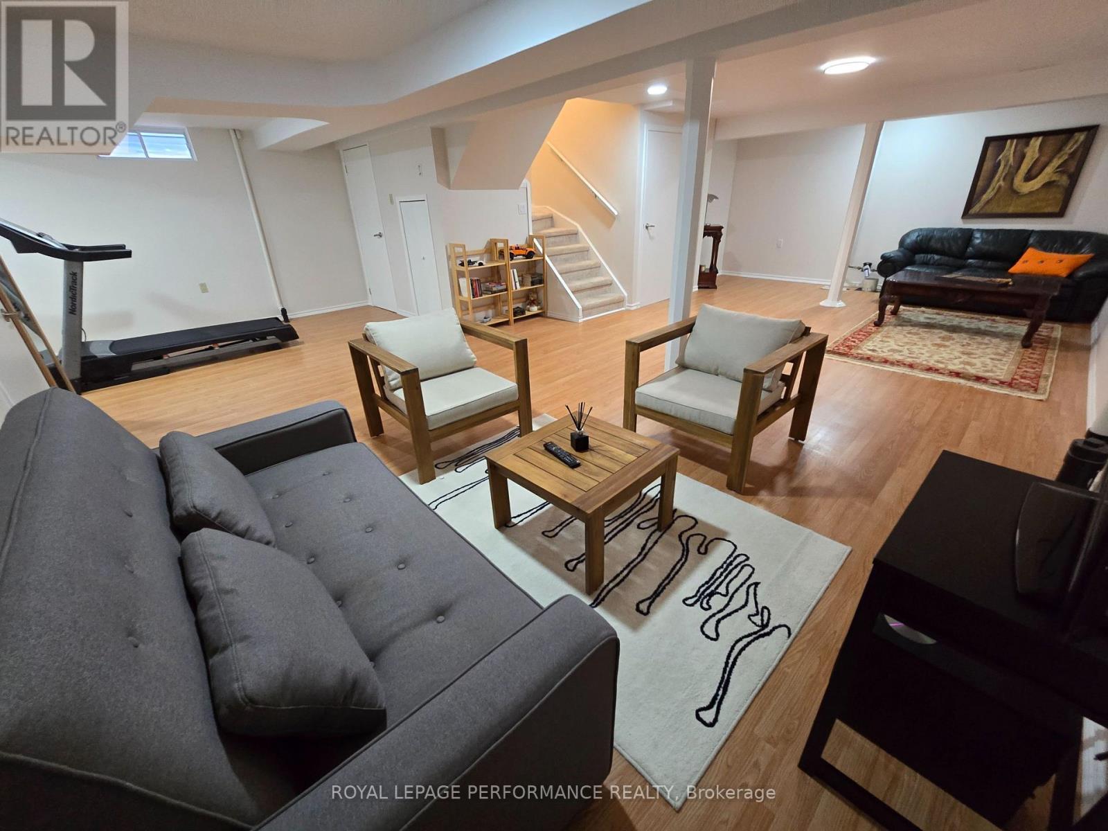 












61 HAWLEY CRESCENT

,
Ottawa,




Ontario
K2M1T4

