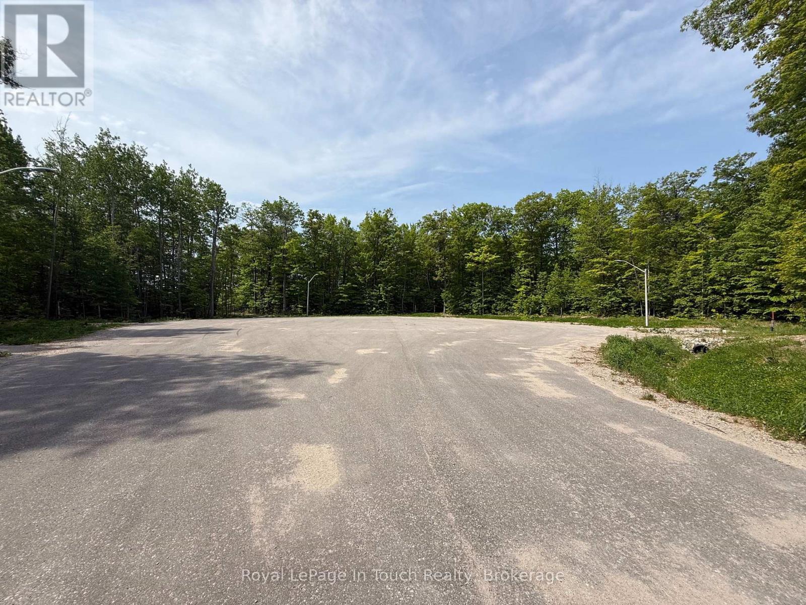 












LT 49 WHISPERING PINE CIRCLE E

,
Tiny,







Ontario
L9M0C2

