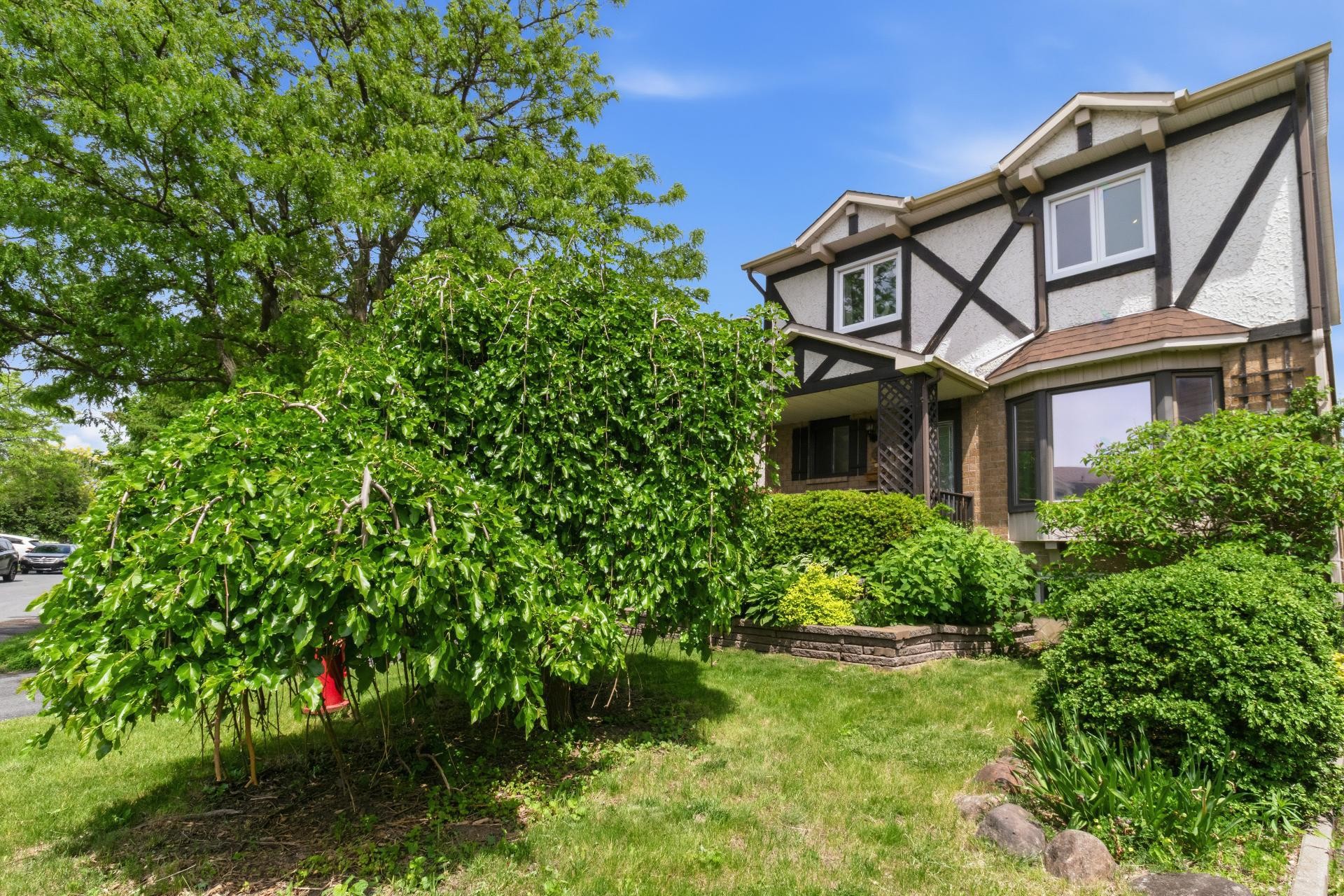 









3802


Rue Lévesque

,
Longueuil (Saint-Hubert),




QC
J3Y8G6

