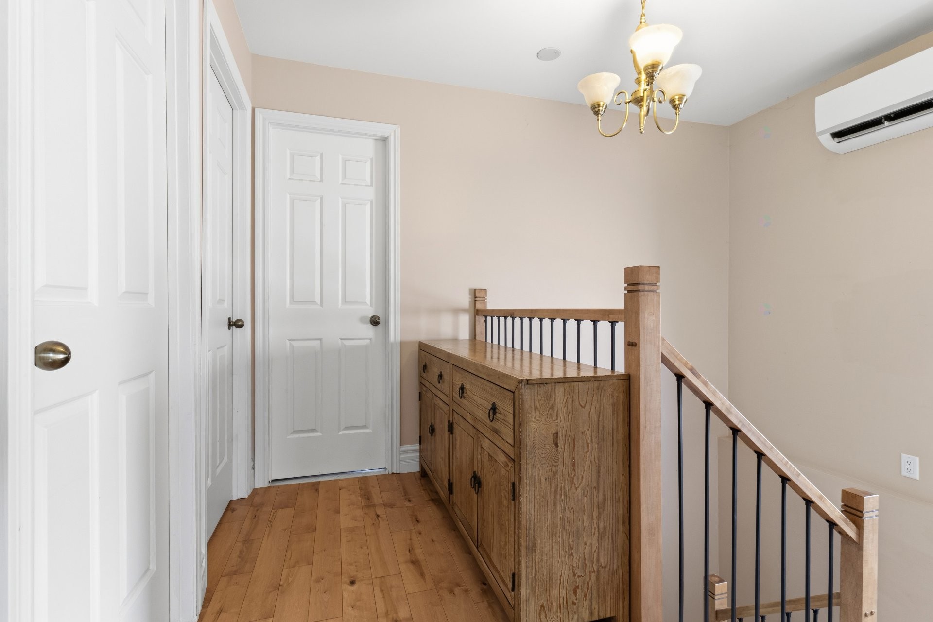 









3802


Rue Lévesque

,
Longueuil (Saint-Hubert),




QC
J3Y8G6

