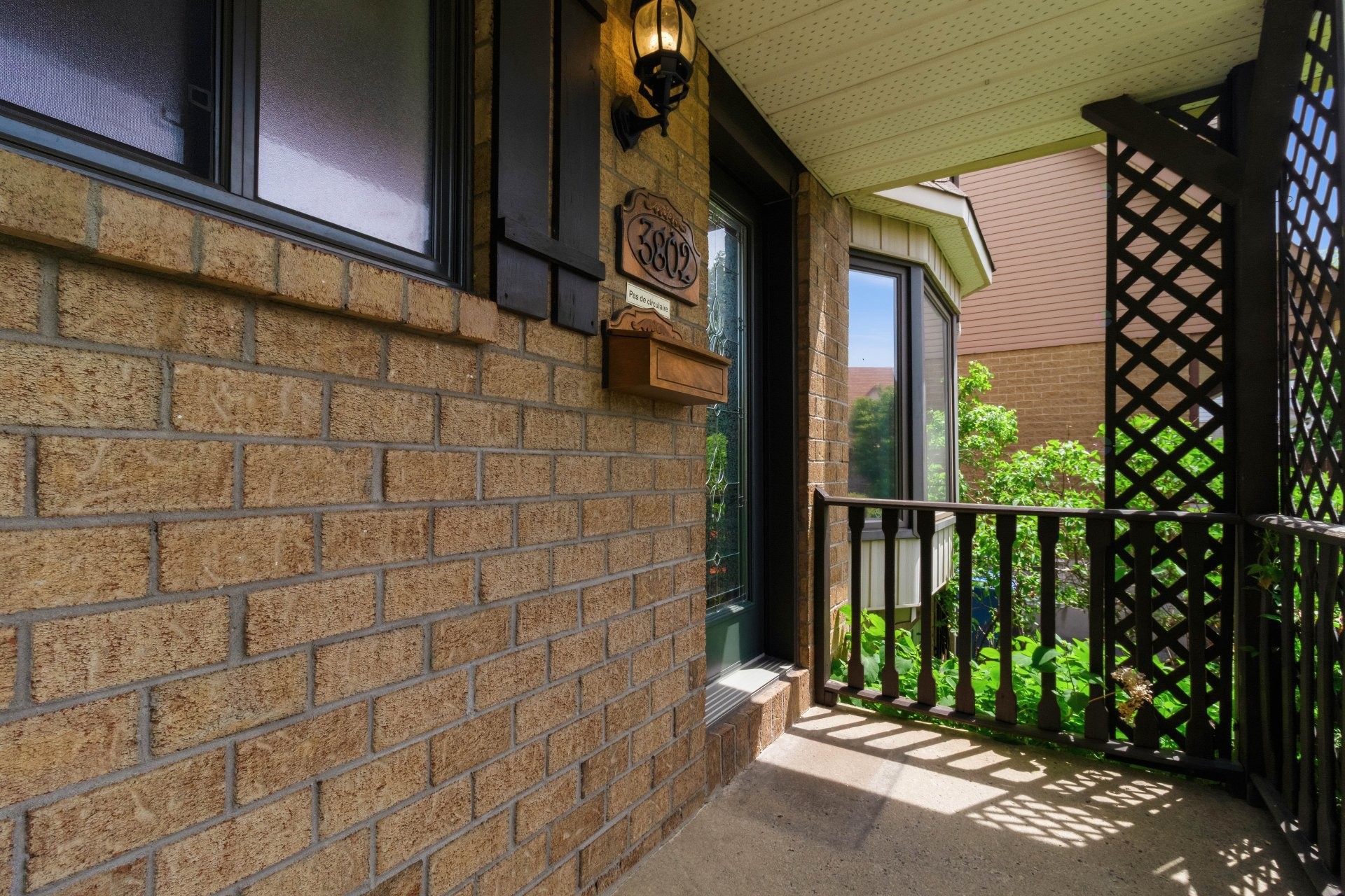 









3802


Rue Lévesque

,
Longueuil (Saint-Hubert),




QC
J3Y8G6

