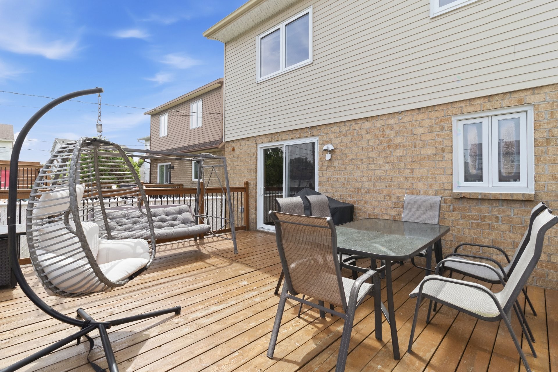 









3802


Rue Lévesque

,
Longueuil (Saint-Hubert),




QC
J3Y8G6

