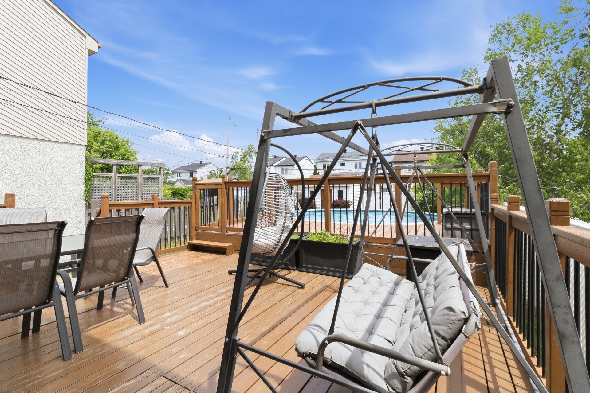 









3802


Rue Lévesque

,
Longueuil (Saint-Hubert),




QC
J3Y8G6

