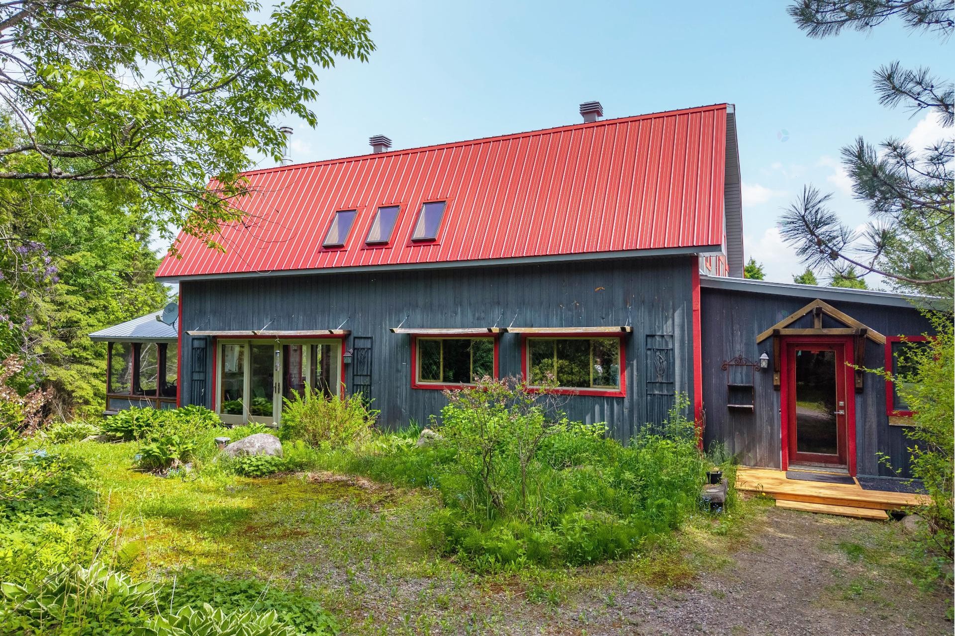 









1810


Ch. du Lac-Sauvage

,
Mont-Blanc,




QC
J0T1J2

