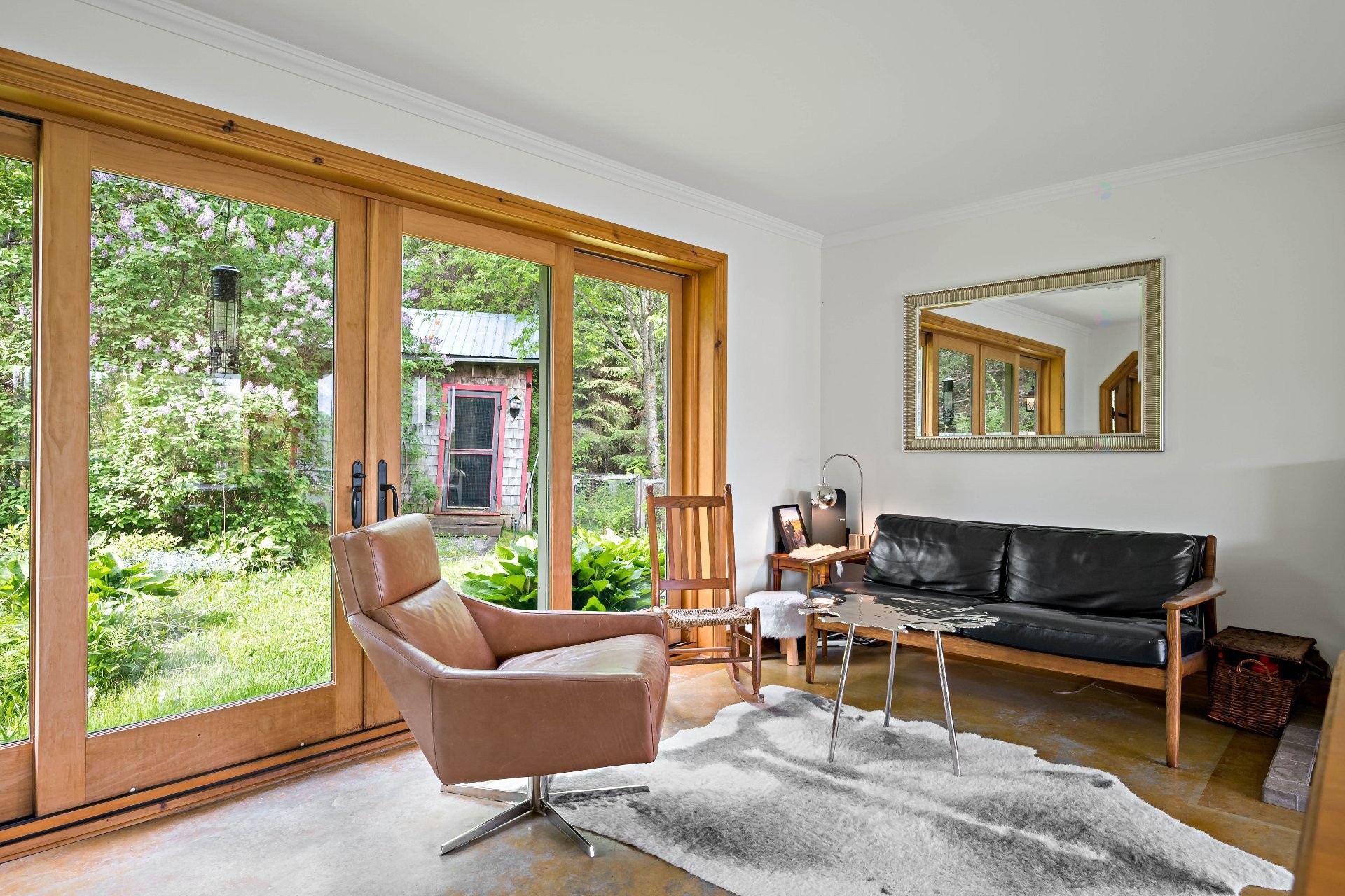 









1810


Ch. du Lac-Sauvage

,
Mont-Blanc,




QC
J0T1J2

