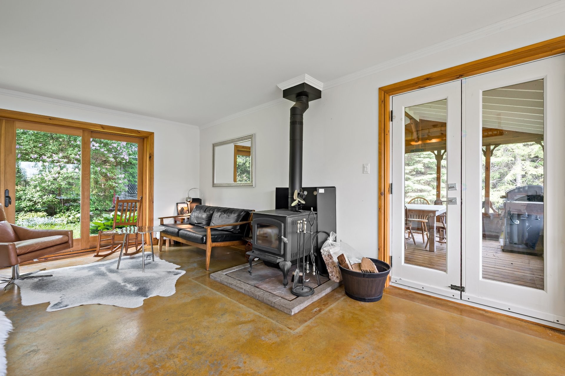 









1810


Ch. du Lac-Sauvage

,
Mont-Blanc,




QC
J0T1J2

