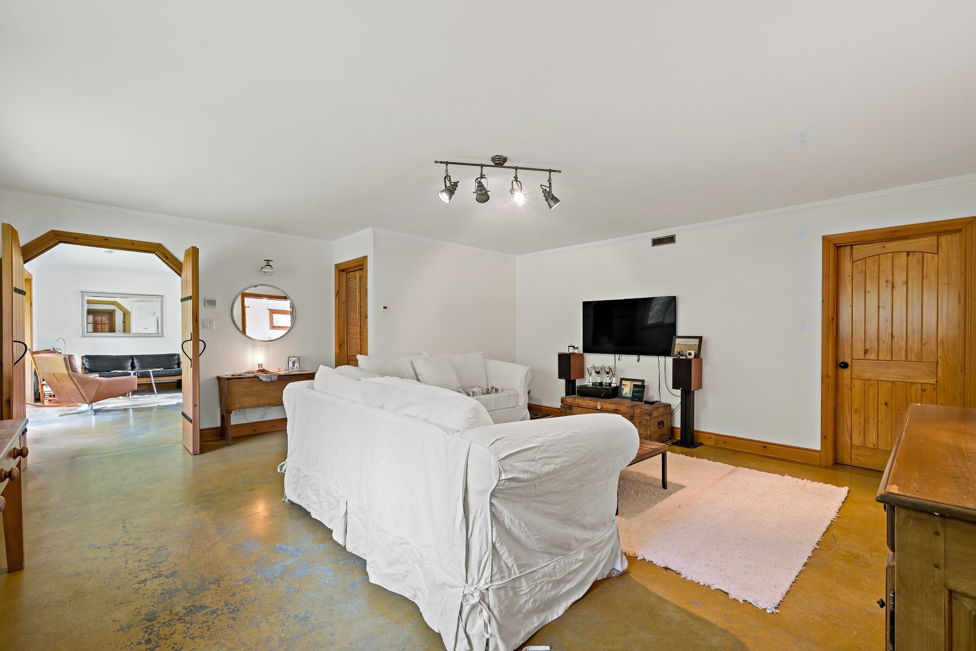 









1810


Ch. du Lac-Sauvage

,
Mont-Blanc,




QC
J0T1J2

