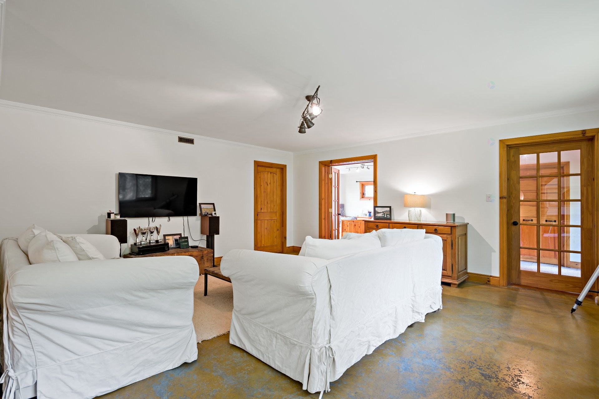 









1810


Ch. du Lac-Sauvage

,
Mont-Blanc,




QC
J0T1J2

