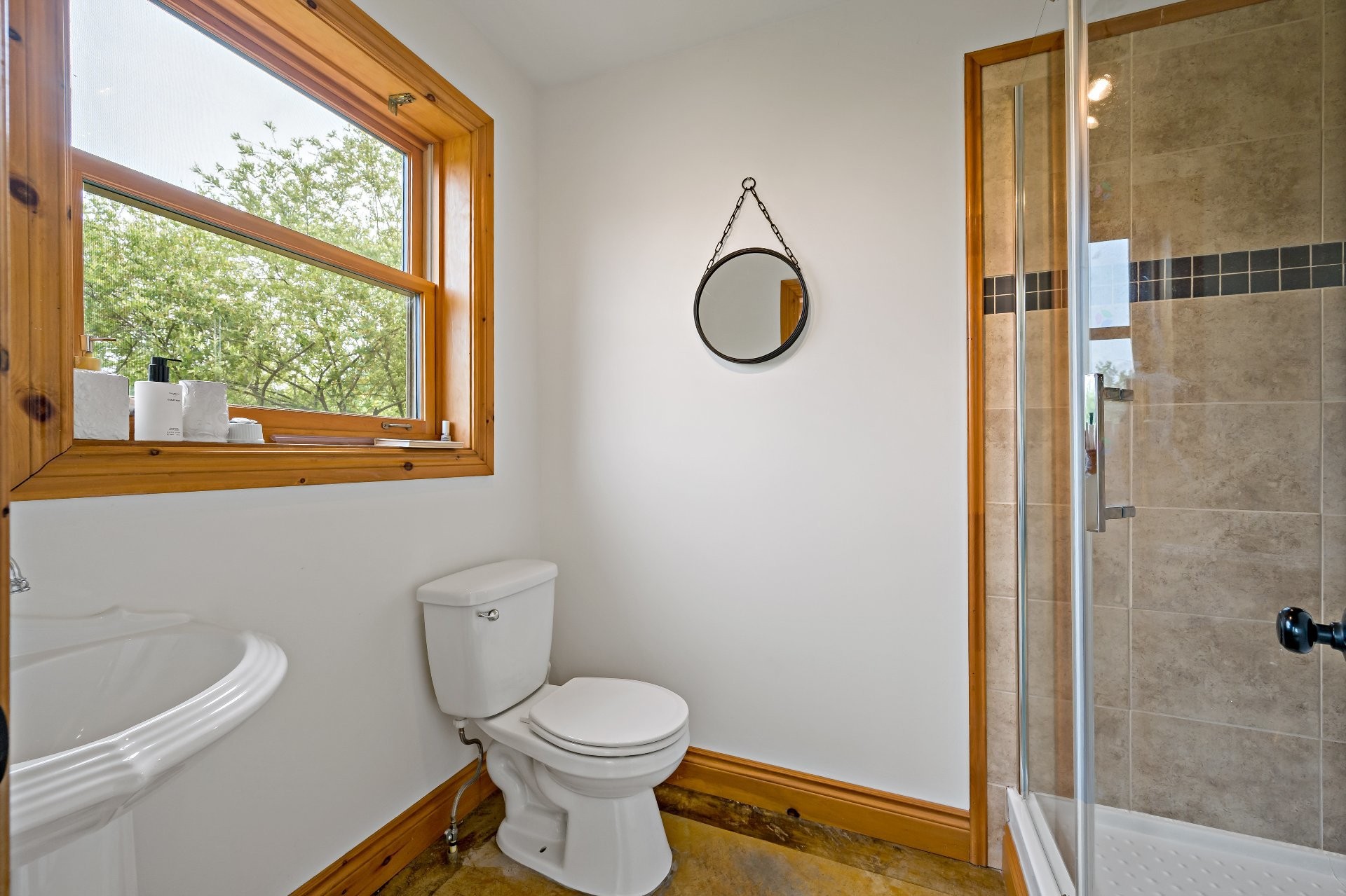 









1810


Ch. du Lac-Sauvage

,
Mont-Blanc,




QC
J0T1J2

