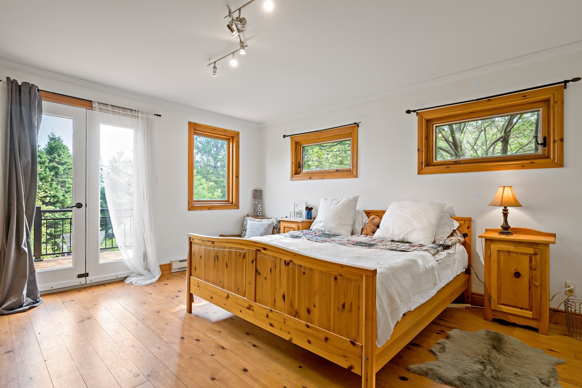









1810


Ch. du Lac-Sauvage

,
Mont-Blanc,




QC
J0T1J2

