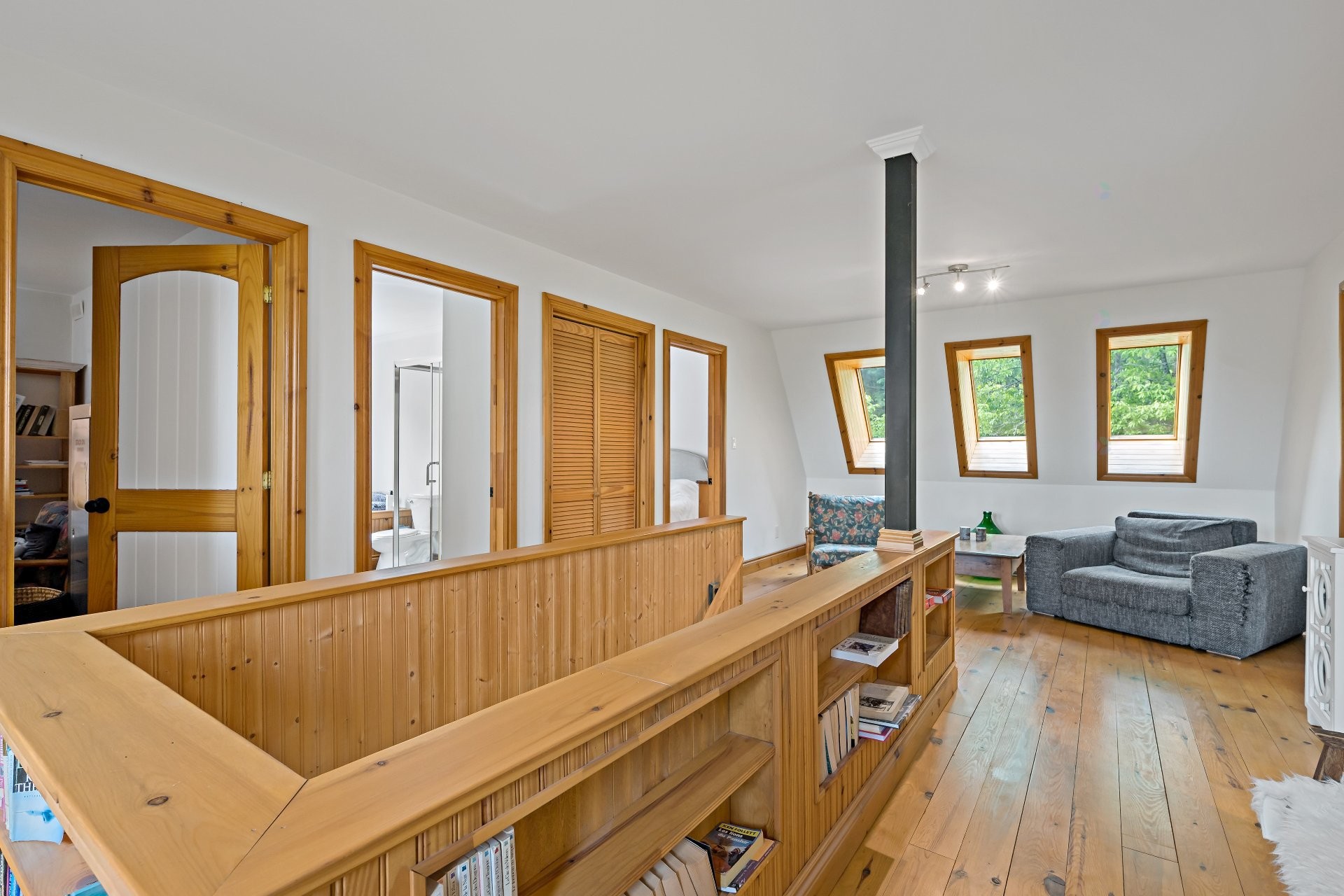 









1810


Ch. du Lac-Sauvage

,
Mont-Blanc,




QC
J0T1J2

