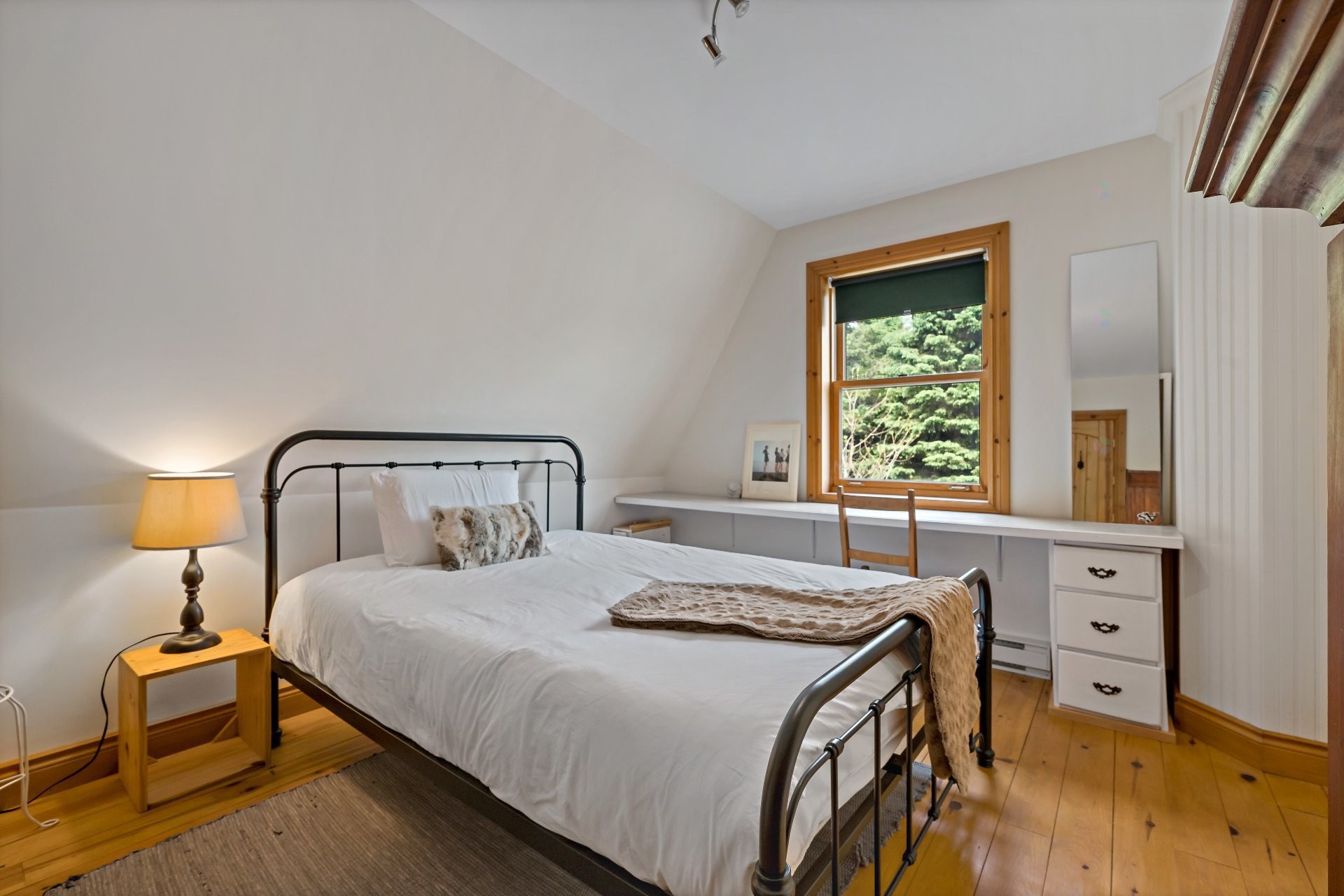 









1810


Ch. du Lac-Sauvage

,
Mont-Blanc,




QC
J0T1J2

