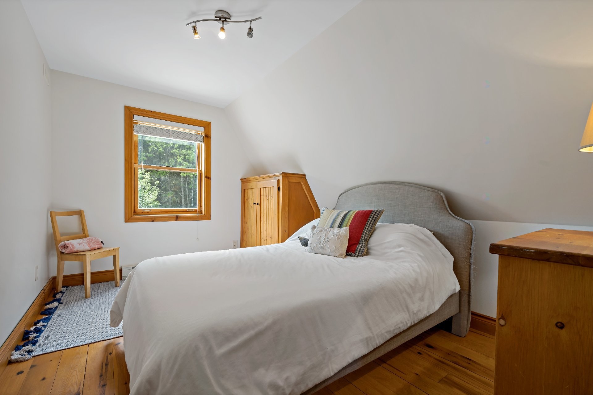









1810


Ch. du Lac-Sauvage

,
Mont-Blanc,




QC
J0T1J2

