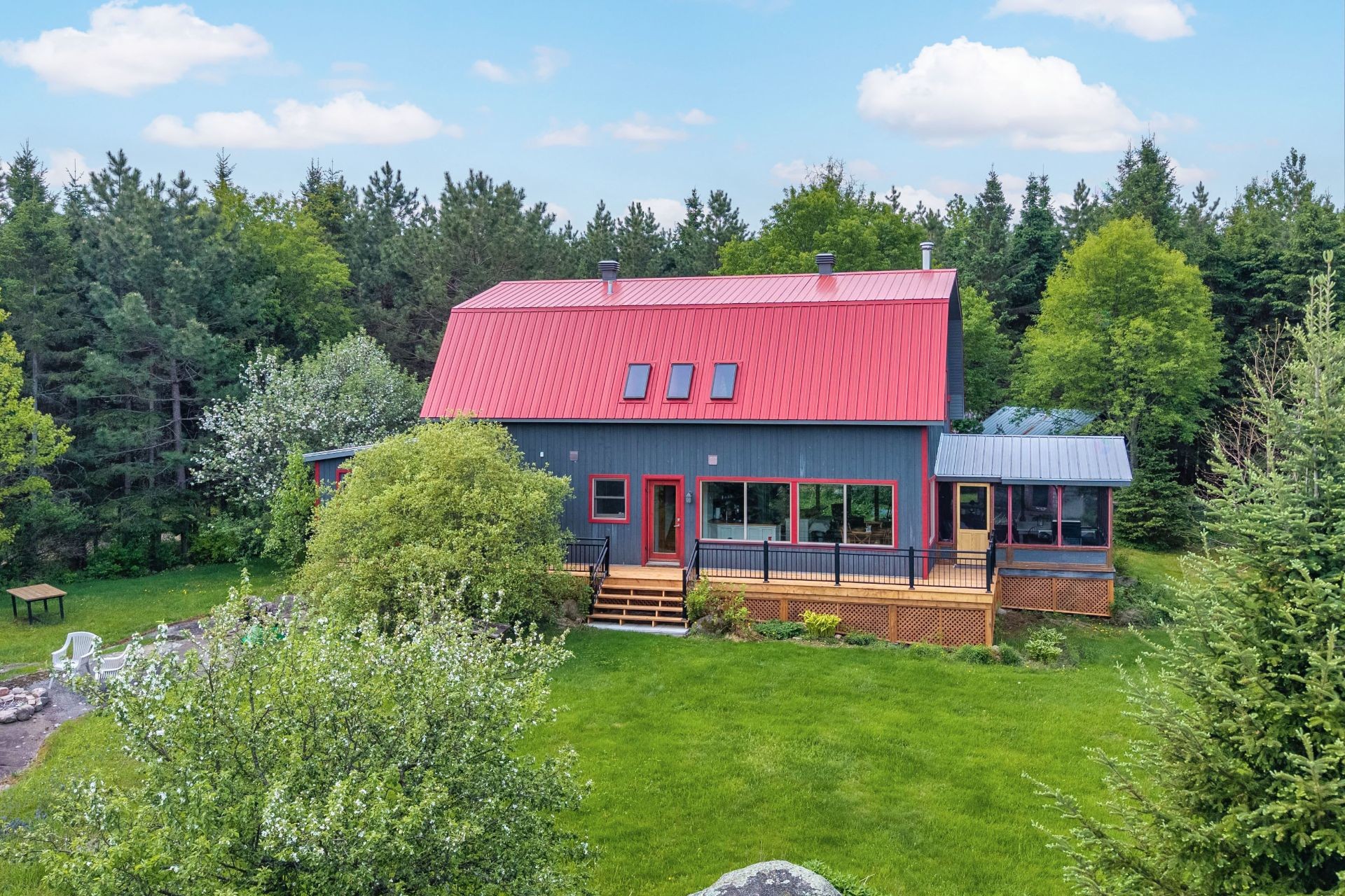 









1810


Ch. du Lac-Sauvage

,
Mont-Blanc,




QC
J0T1J2

