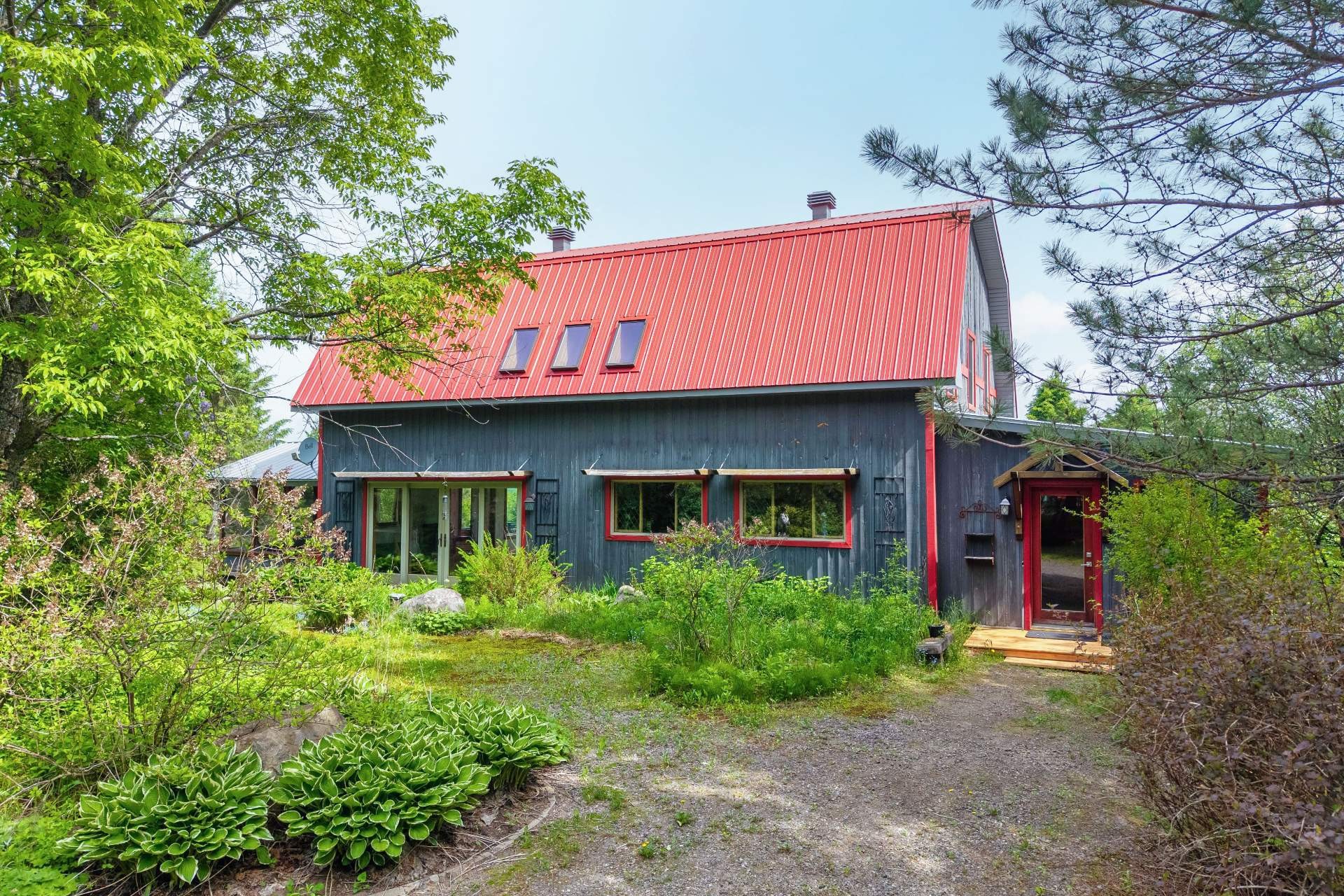 









1810


Ch. du Lac-Sauvage

,
Mont-Blanc,




QC
J0T1J2

