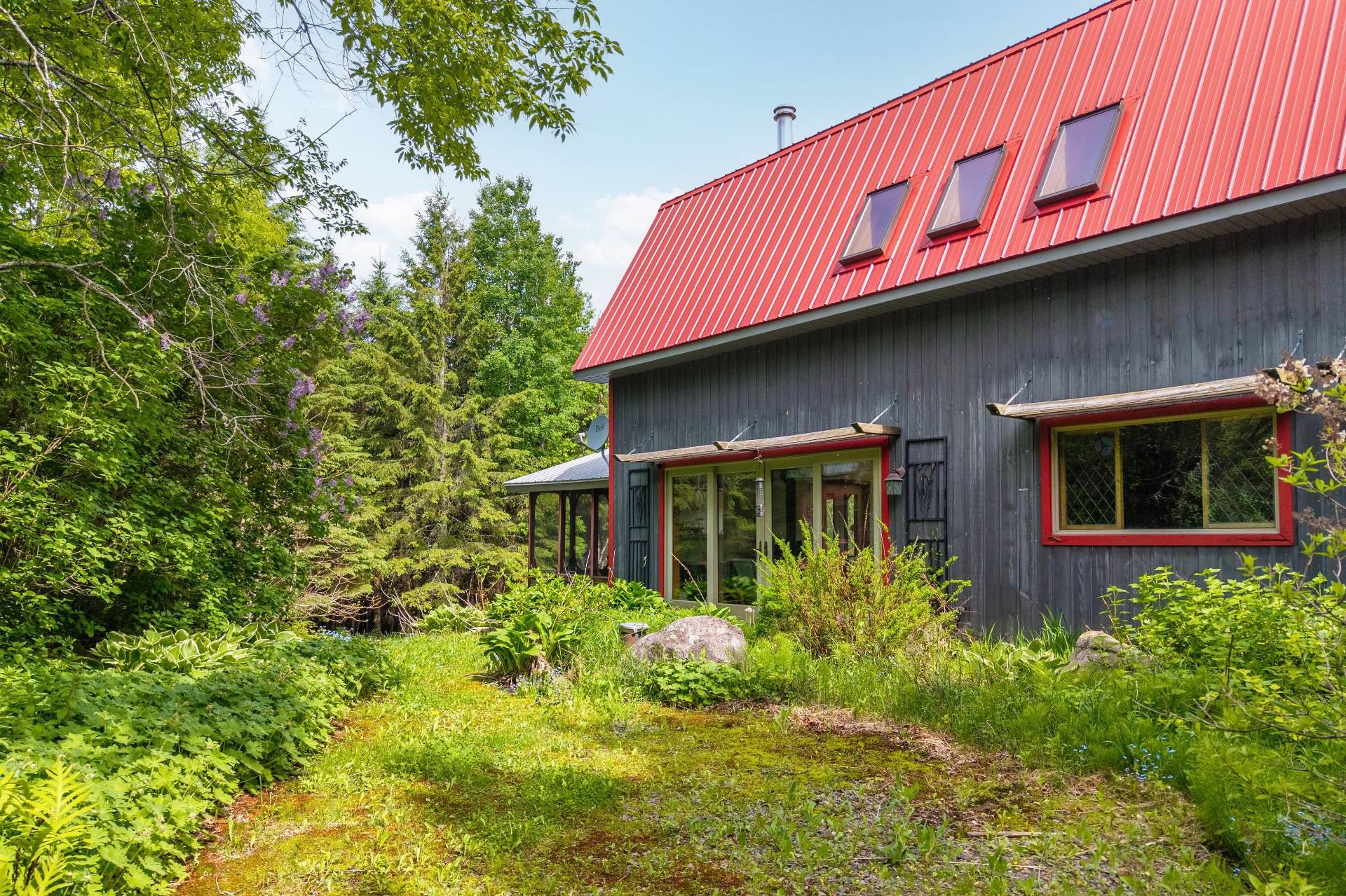 









1810


Ch. du Lac-Sauvage

,
Mont-Blanc,




QC
J0T1J2

