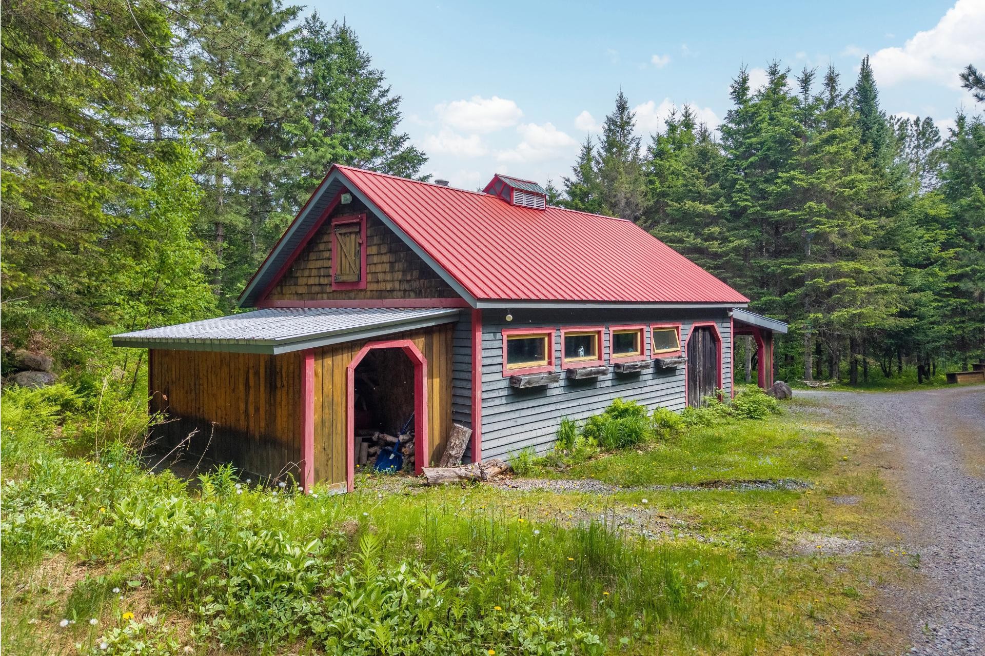 









1810


Ch. du Lac-Sauvage

,
Mont-Blanc,




QC
J0T1J2

