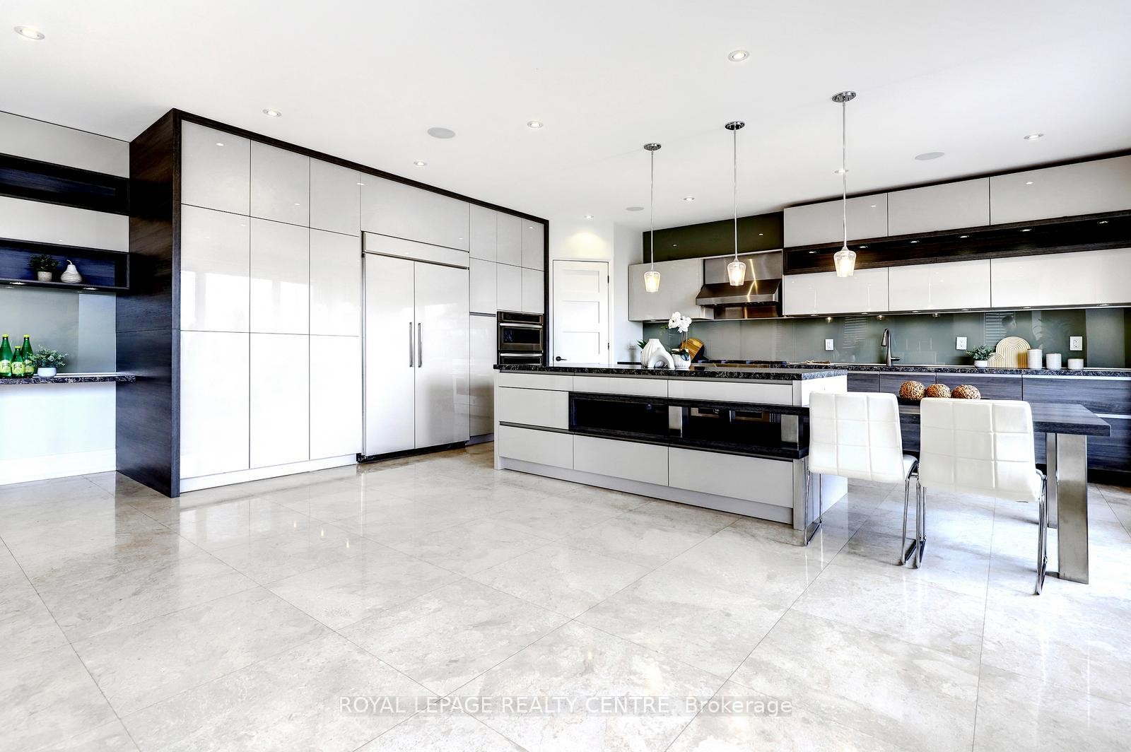 









31


Plainsman

Road,
Mississauga,




ON
L5N 1C4

