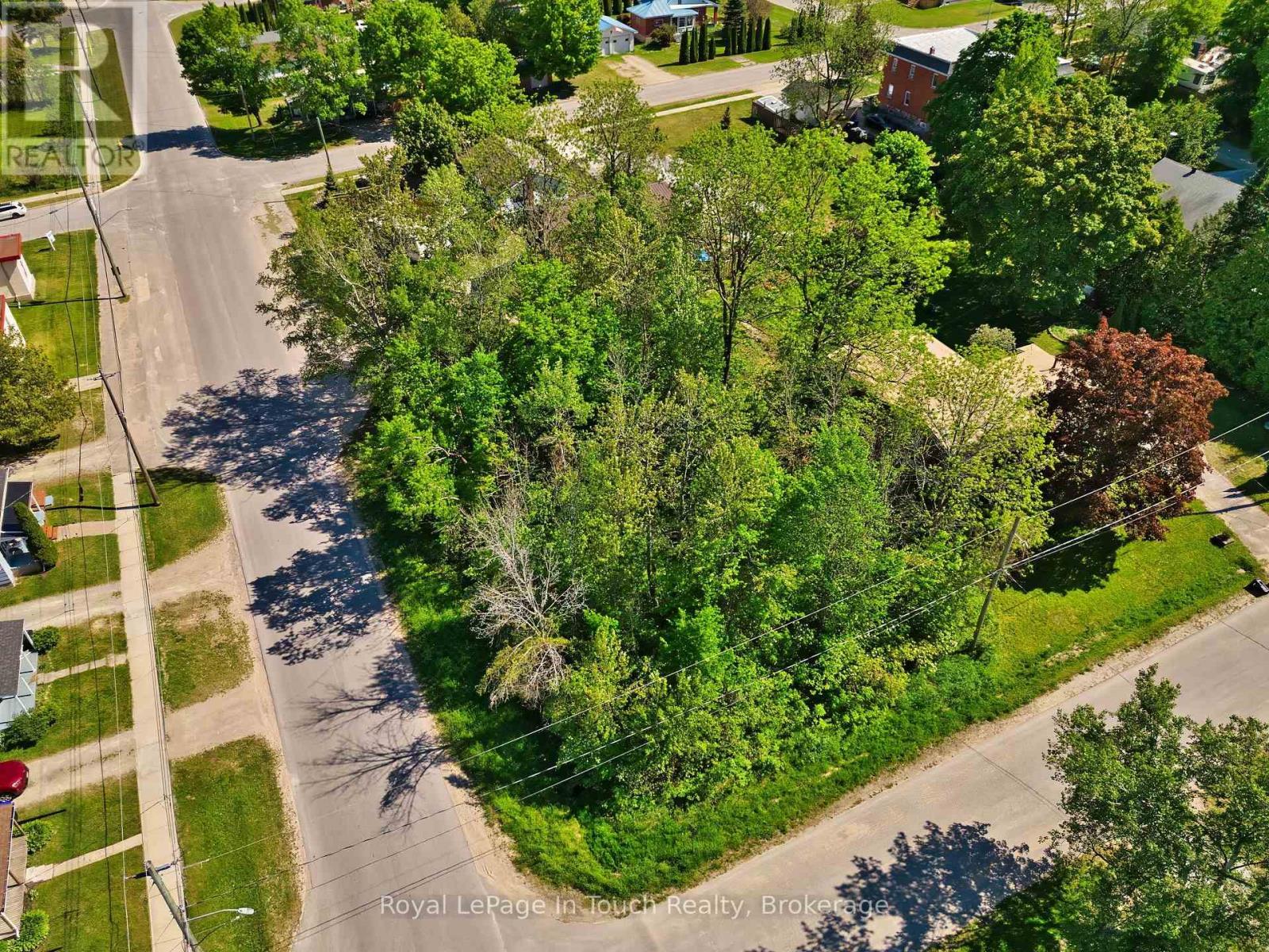 












401 MCNICOLL STREET

,
Tay (Port McNicoll),







Ontario
L0K1R0

