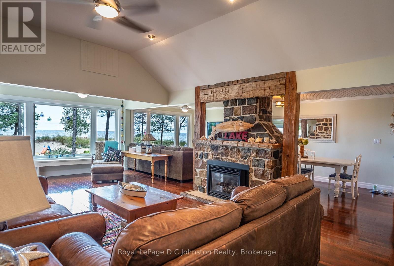 












103 SAUGEEN BEACH ROAD

,
Saugeen Shores,




Ontario
N0H2C5

