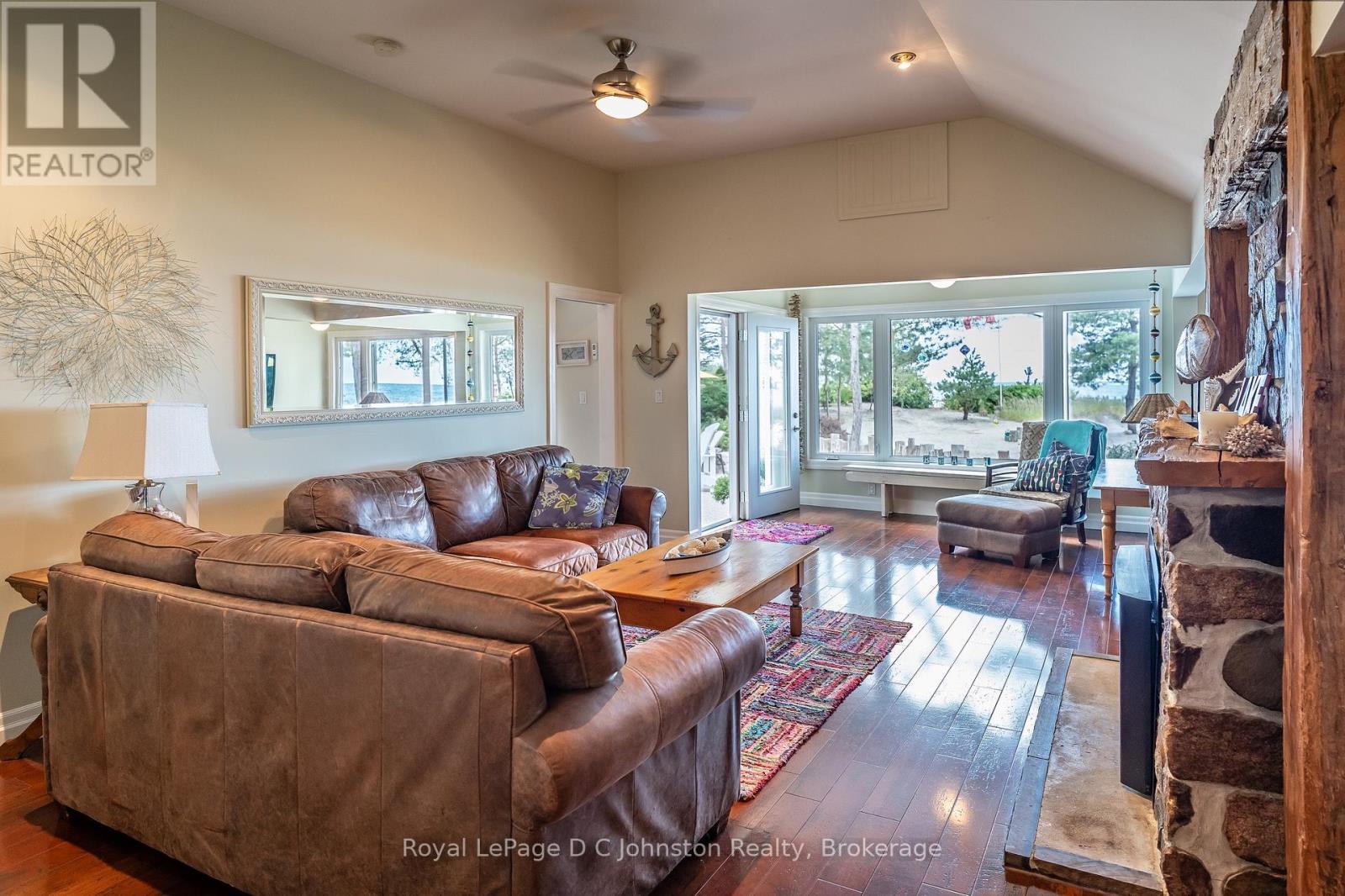 












103 SAUGEEN BEACH ROAD

,
Saugeen Shores,




Ontario
N0H2C5

