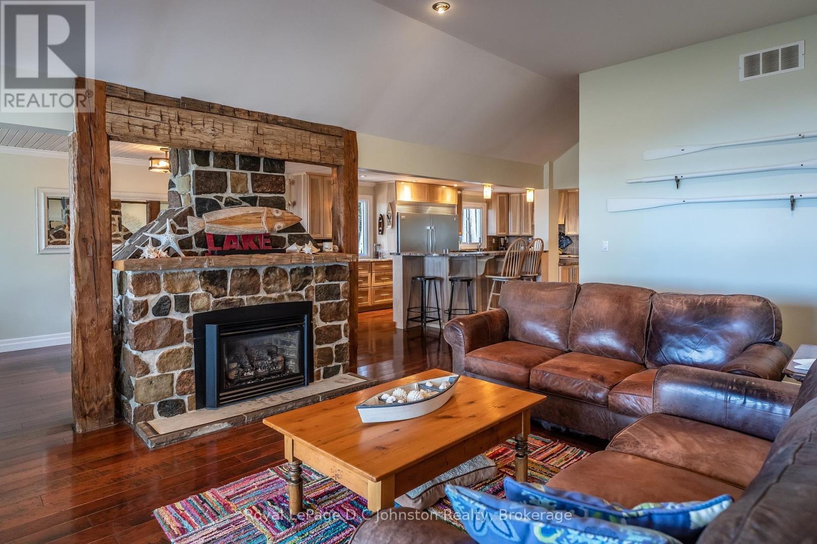 












103 SAUGEEN BEACH ROAD

,
Saugeen Shores,




Ontario
N0H2C5


