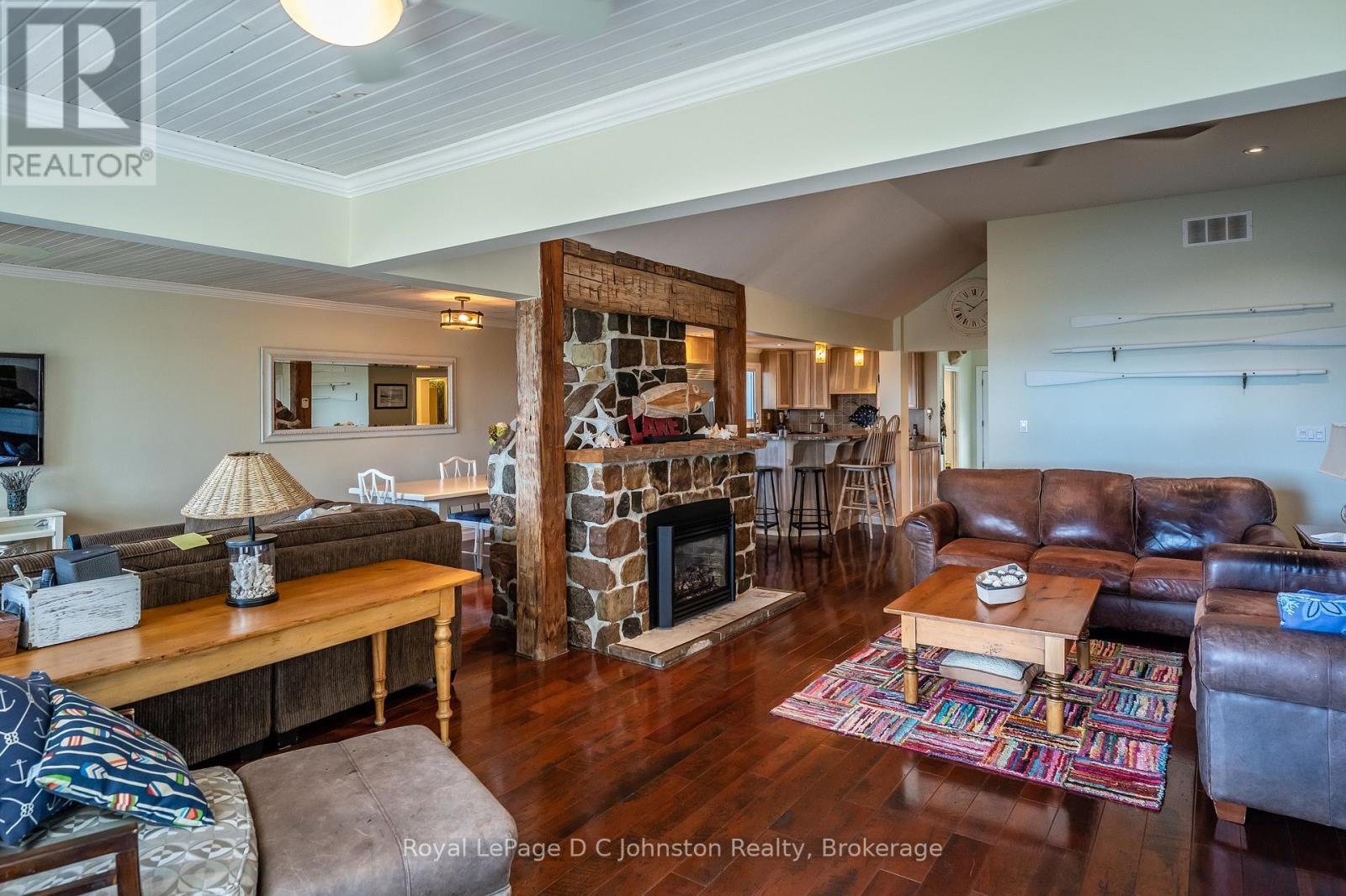 












103 SAUGEEN BEACH ROAD

,
Saugeen Shores,




Ontario
N0H2C5

