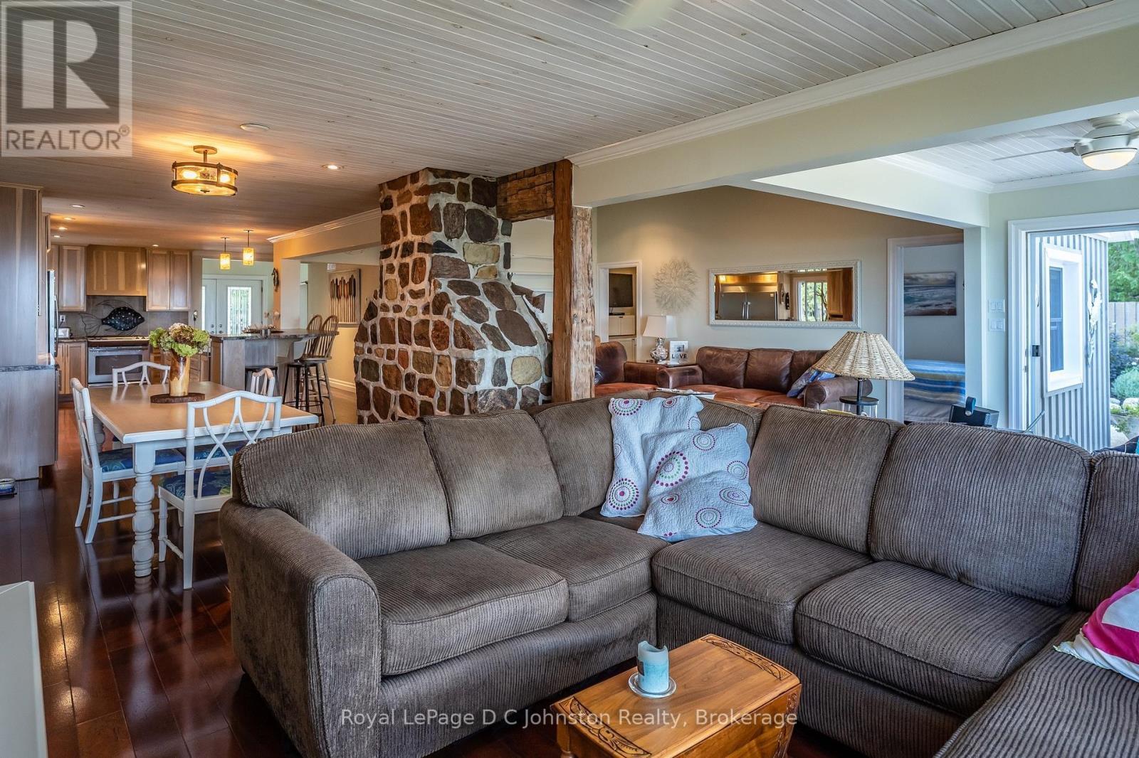 












103 SAUGEEN BEACH ROAD

,
Saugeen Shores,




Ontario
N0H2C5

