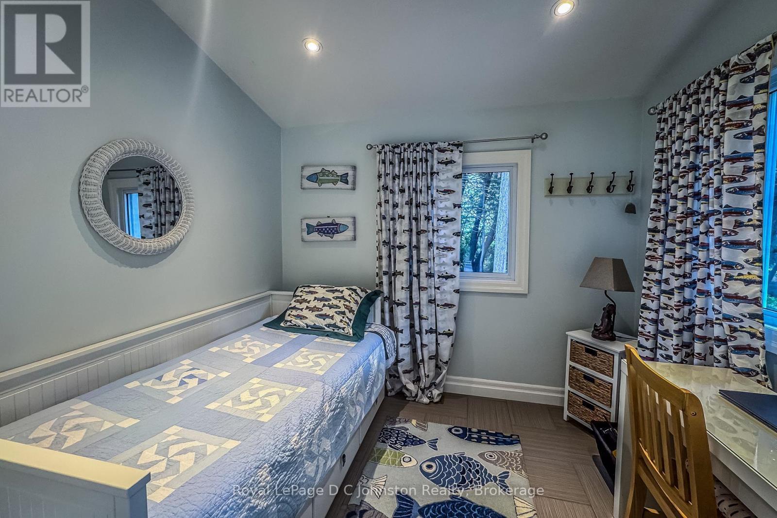 












103 SAUGEEN BEACH ROAD

,
Saugeen Shores,




Ontario
N0H2C5

