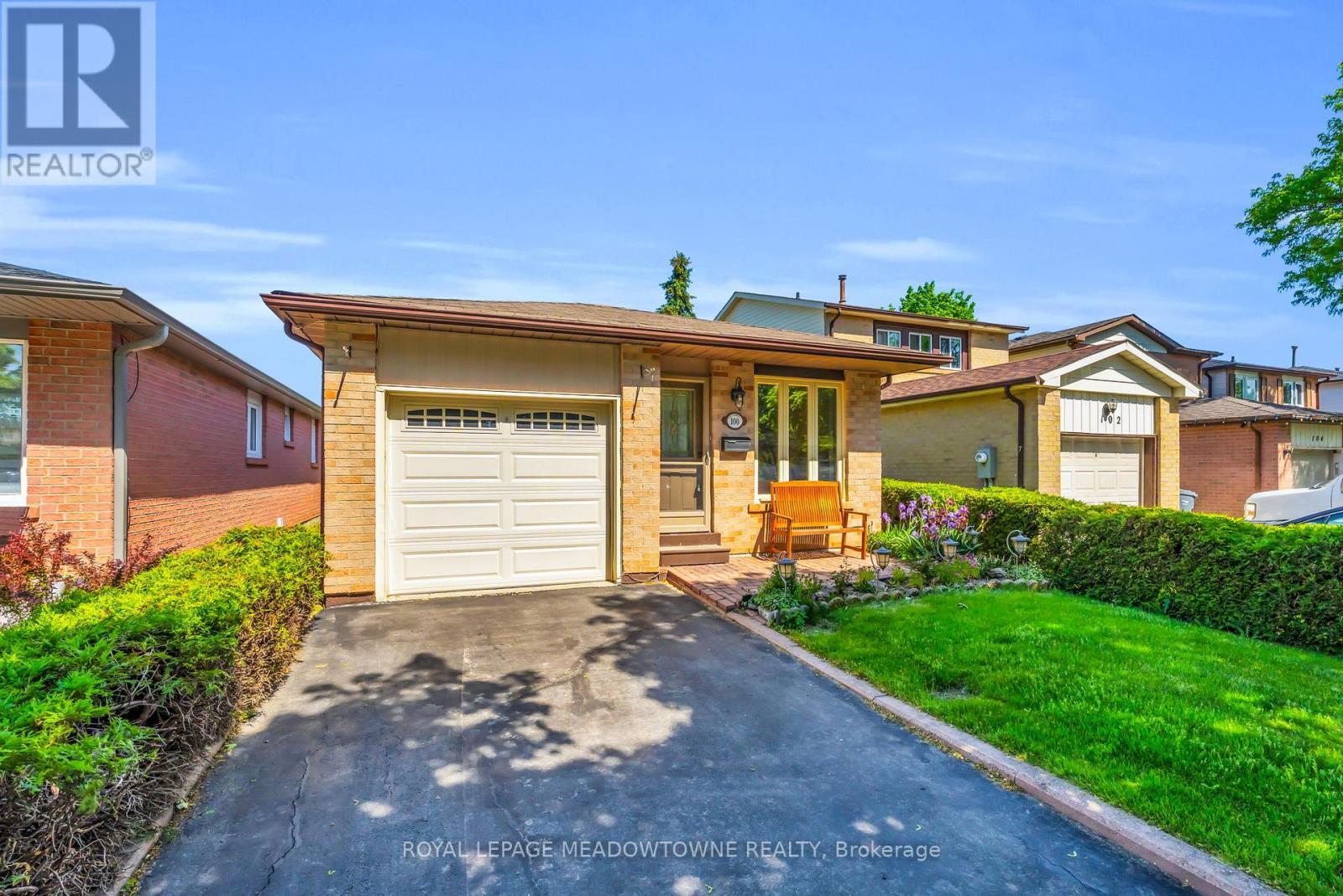 












100 MARTINDALE CRESCENT

,
Brampton,




Ontario
L6X2V1

